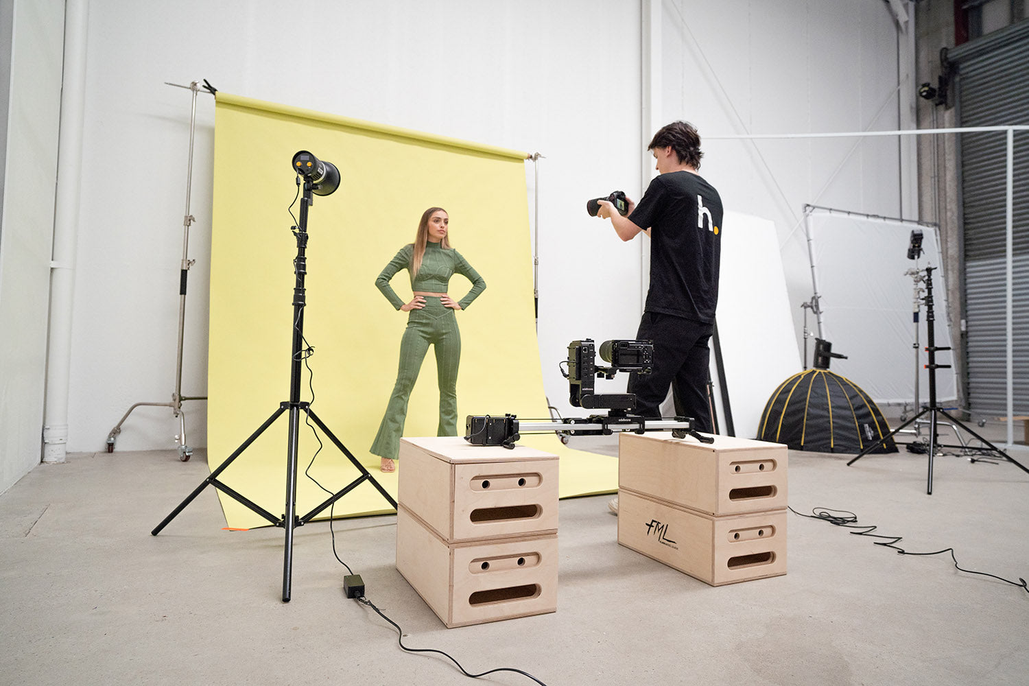 Professional Nested Apple Box for Filmmakers - Sturdy Wooden Film Production Equipment for Studio & On-Set Use - Perfect for Camera Rigging, Lighting Setup & Scene Blocking