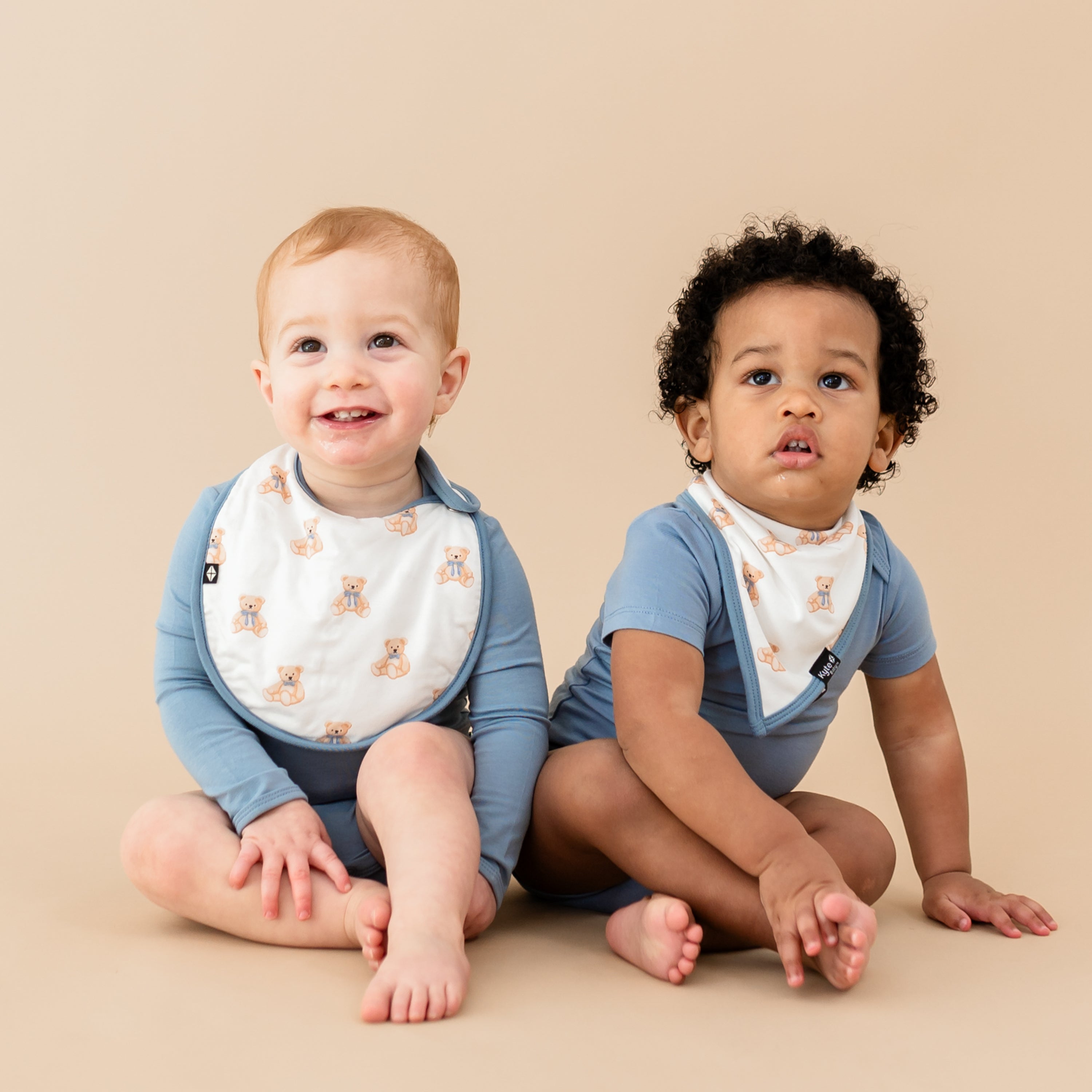 Adorable Teddy Bear Bib for Babies - Soft & Absorbent Drool Bibs for Feeding & Teething - Perfect Gift for Newborns & Infants