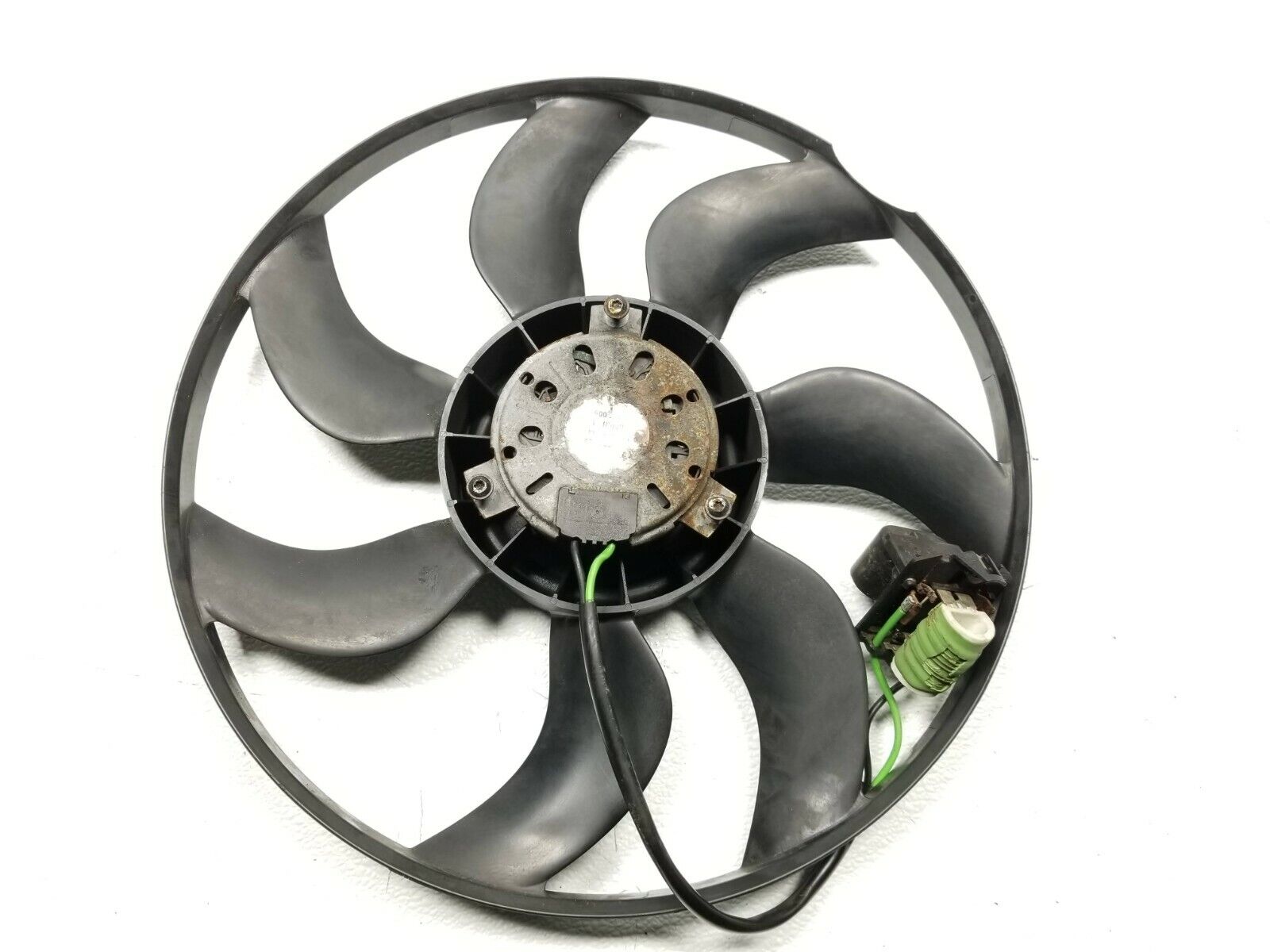 BMW E46 325xi Sedan Radiator Cooling Fan Motor OEM Replacement - Compatible with 125k Miles Models - Perfect for Engine Cooling System Repair & Maintenance