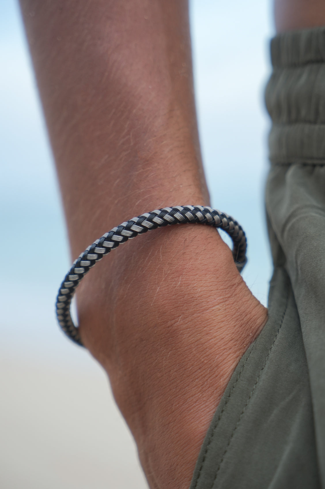 Stylish Men's Metal Mesh Bracelet - Adjustable Stainless Steel Wristband for Casual & Formal Wear - Perfect Gift for Him