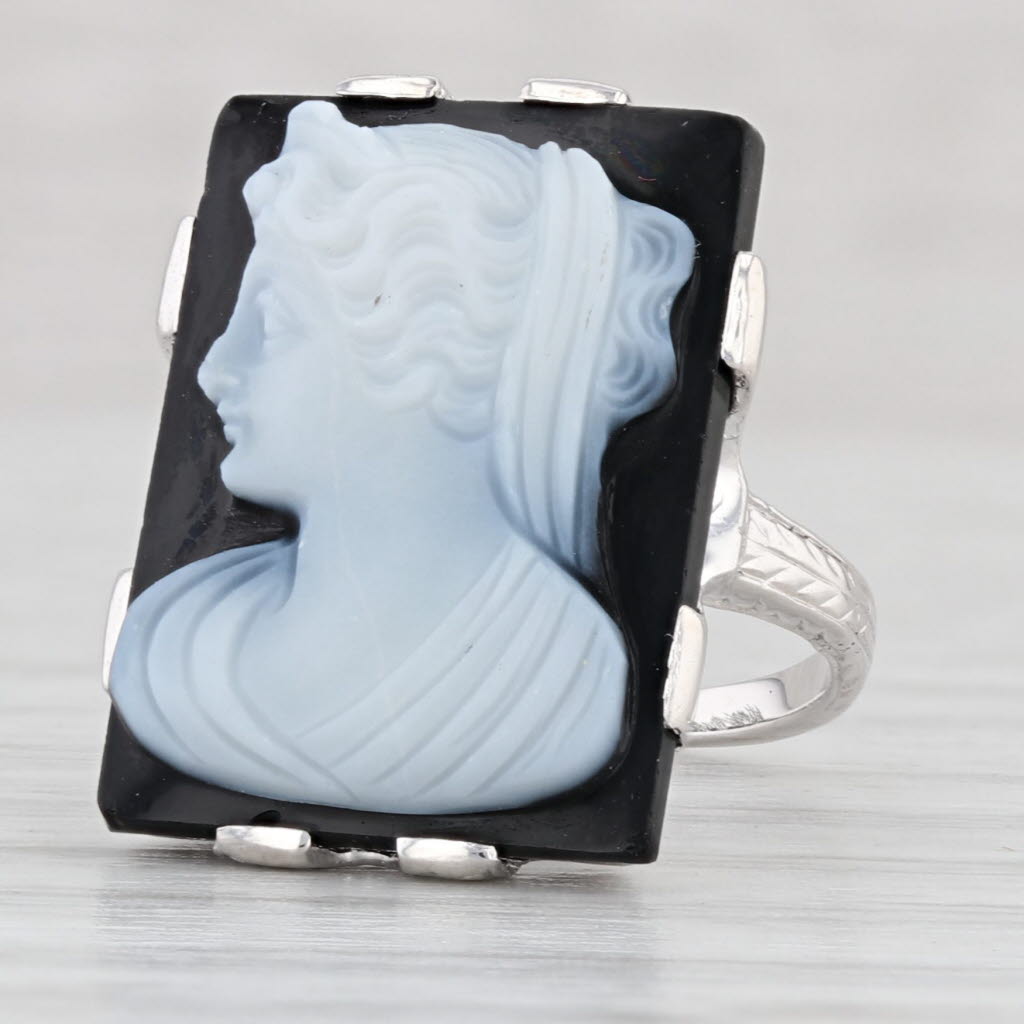 Antique Chalcedony Cameo Ring - 18k Gold Black & White Figural Carved Jewelry - Vintage Small Size Ring for Women - Perfect for Weddings, Anniversaries & Special Occasions