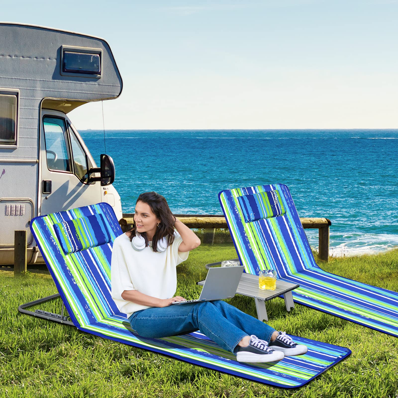 GYMAX Folding Beach Chair with Adjustable Table - Portable Outdoor Lounge Chair for Tanning, Sunbathing, Poolside Relaxing - Includes Pillow & Storage Bag - Perfect for Backyard, Patio, Beach & Camping (Blue Stripe)