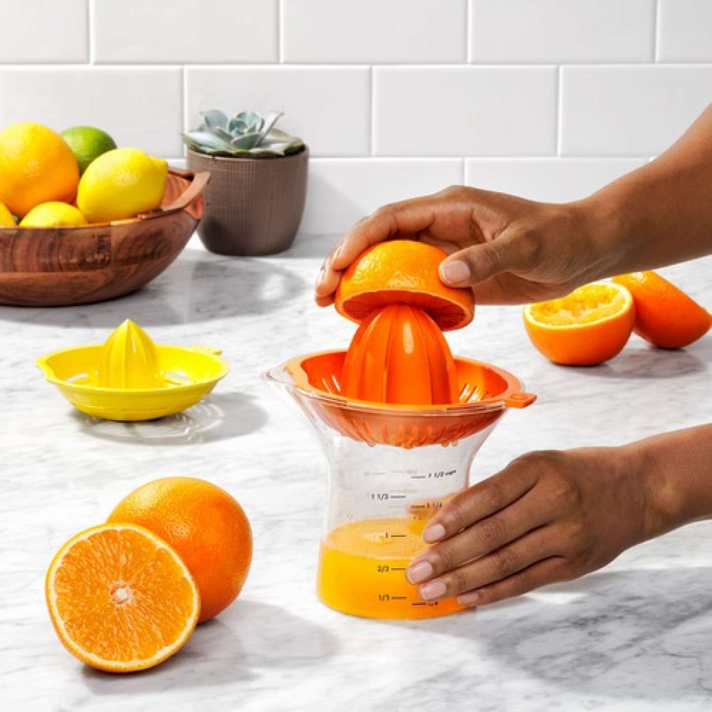 2 in 1 Citrus Juicer - Electric Lemon Orange Squeezer with Powerful Motor for Fresh Juice - Perfect for Home Kitchen, Bar, and Restaurant Use