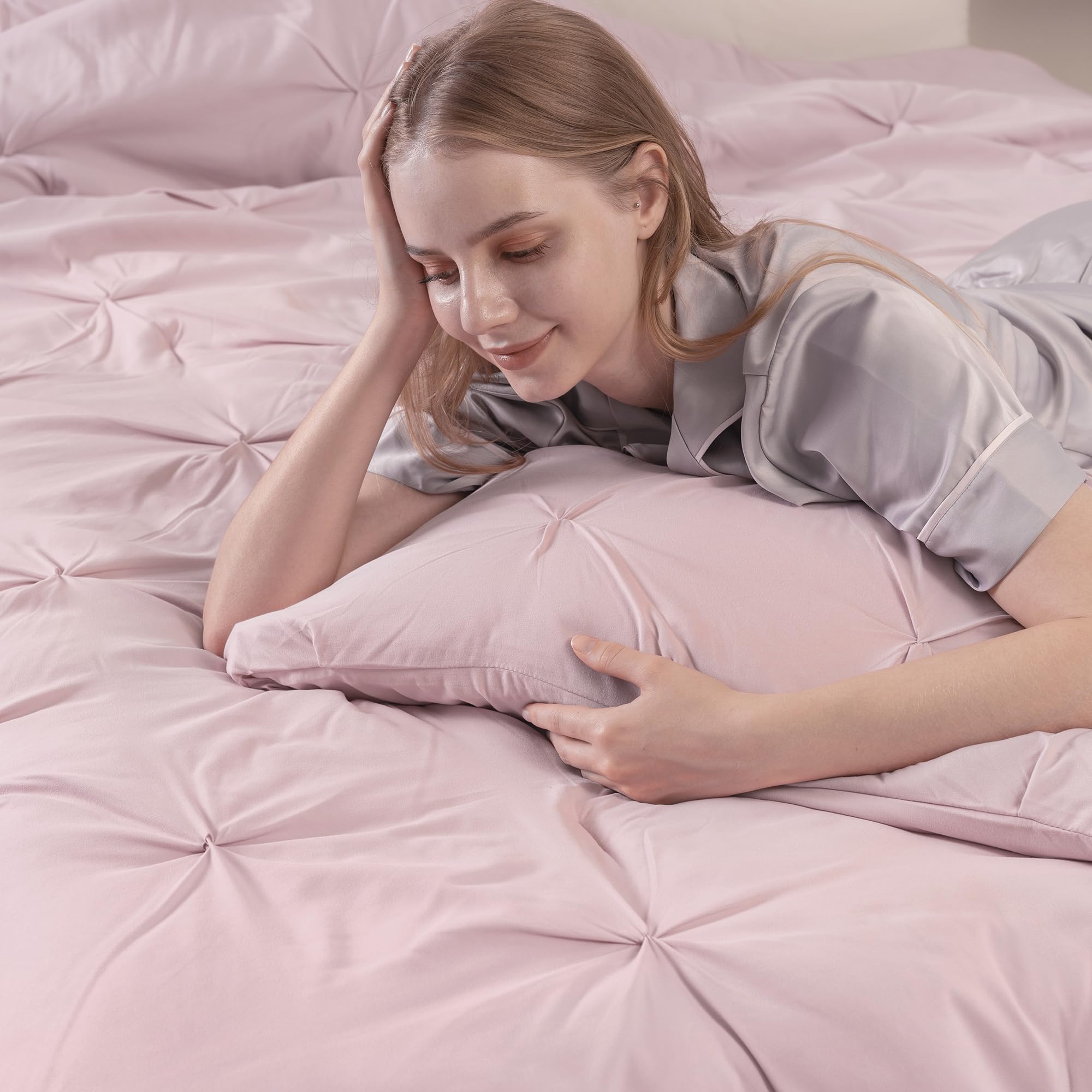 DOWNCOOL Queen Comforter Set - 3 Piece Pink Pinch Pleat Bedding Set, Soft Fluffy Pintuck Comforter with 2 Pillowcases, All Season Queen Size Bed Set for Cozy Bedroom Decor & Guest Room Styling