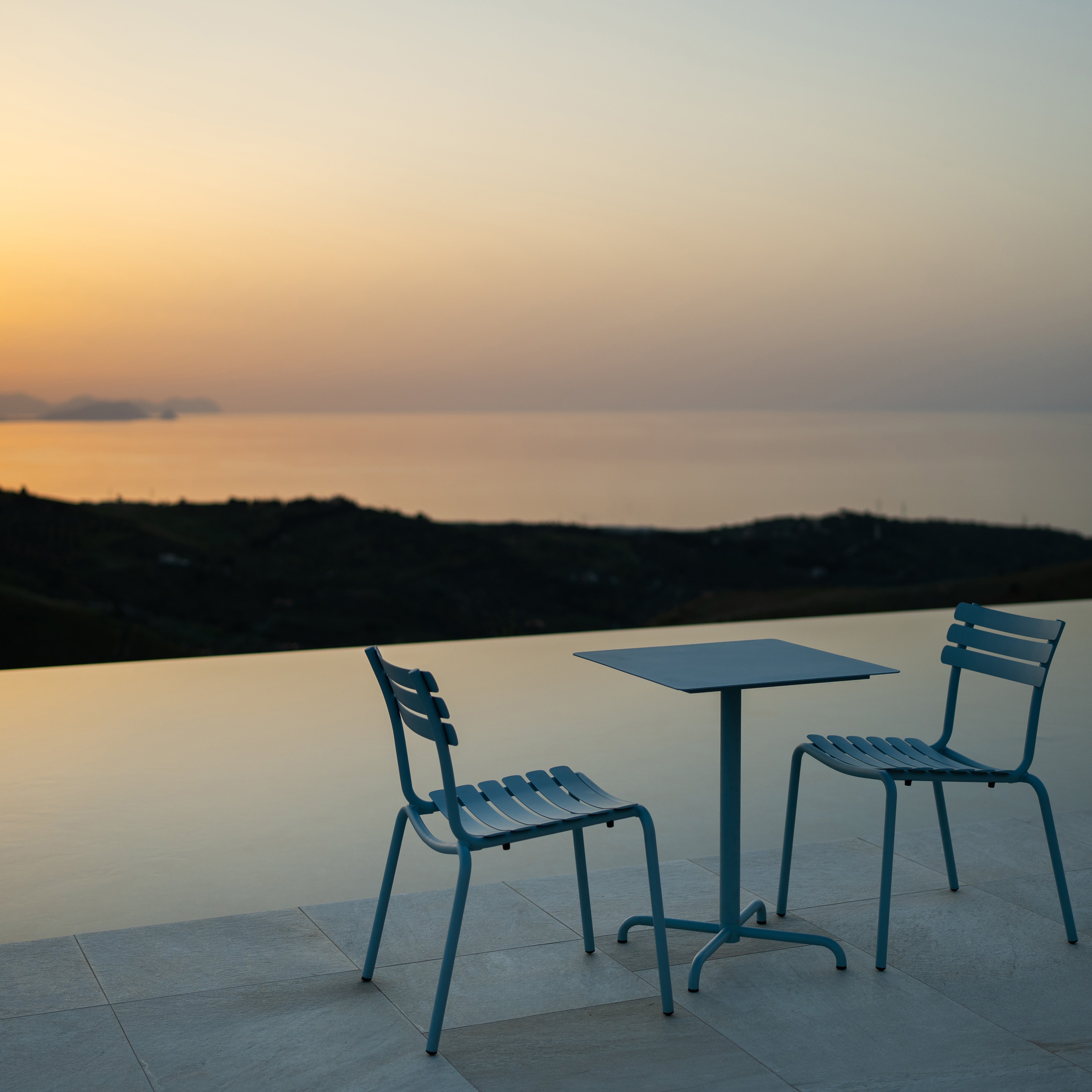 ALUA Outdoor Side Chair - Lightweight Folding Patio Chair with Cup Holder, Perfect for Camping, Picnics, Beach, and Backyard Relaxation