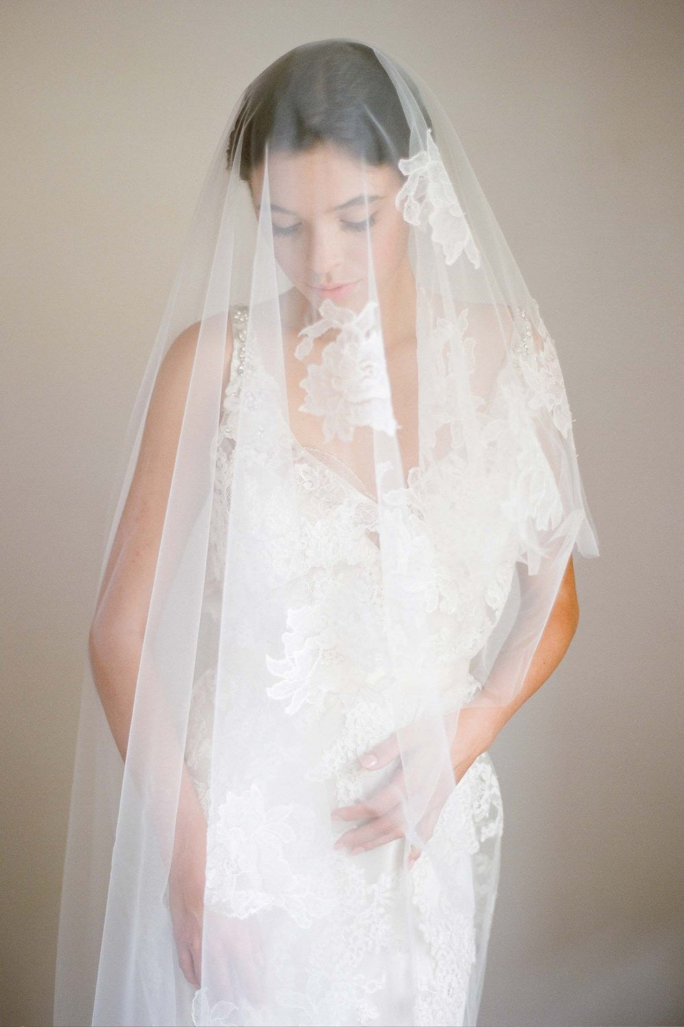Elegant Floating Roses French Lace Wedding Veil in Ivory - Perfect for Bridal Ceremony & Romantic Photo Shoots