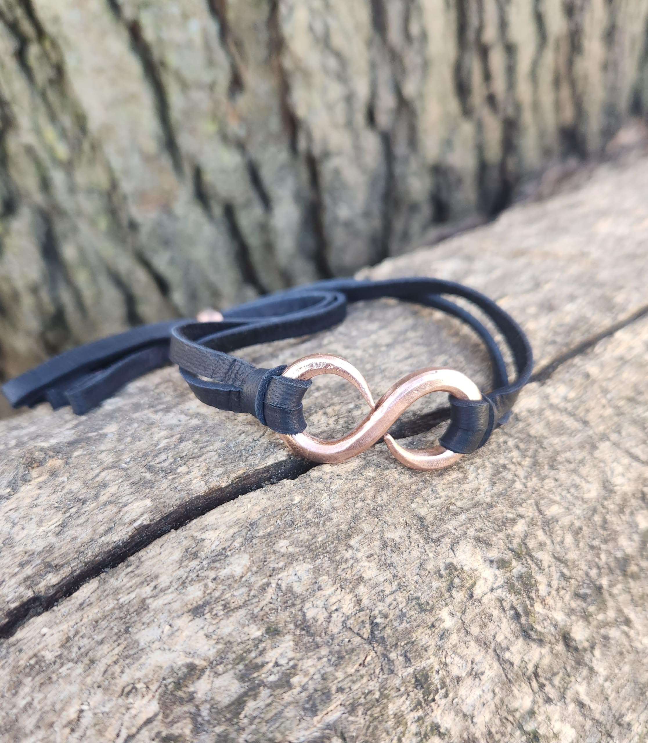 Handmade Copper Infinity Bracelet - 7th Anniversary Gift for Women & Men - Minimalist Love Statement Jewelry - Perfect for Romantic Occasions & Couples Gifts