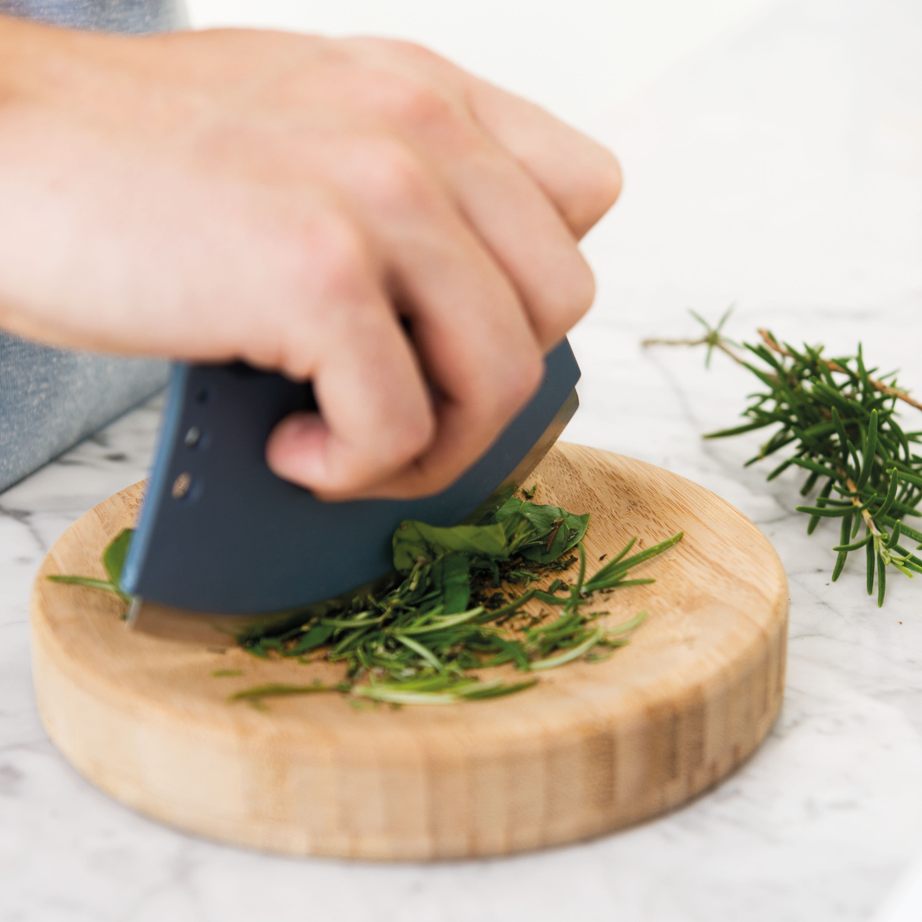 BergHOFF Leo 2-Piece Bamboo Herb Cutter Set with 6.25