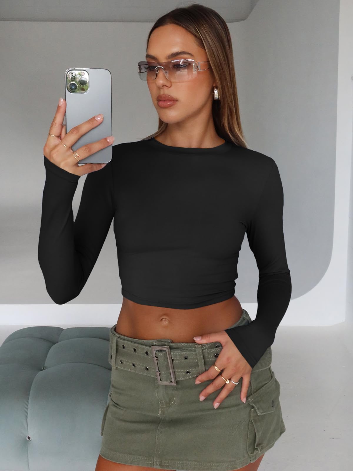 Trendy Queen Women's Long Sleeve Crop Top - Slim Fitted Basic Shirt for Teen Girls | Y2K Fashion 2025 | Perfect for Going Out, Parties & Casual Wear