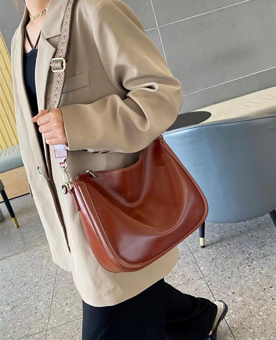 Stylish and Comfortable Crossbody Bag for Women - Perfect for Travel, Shopping, and Everyday Use