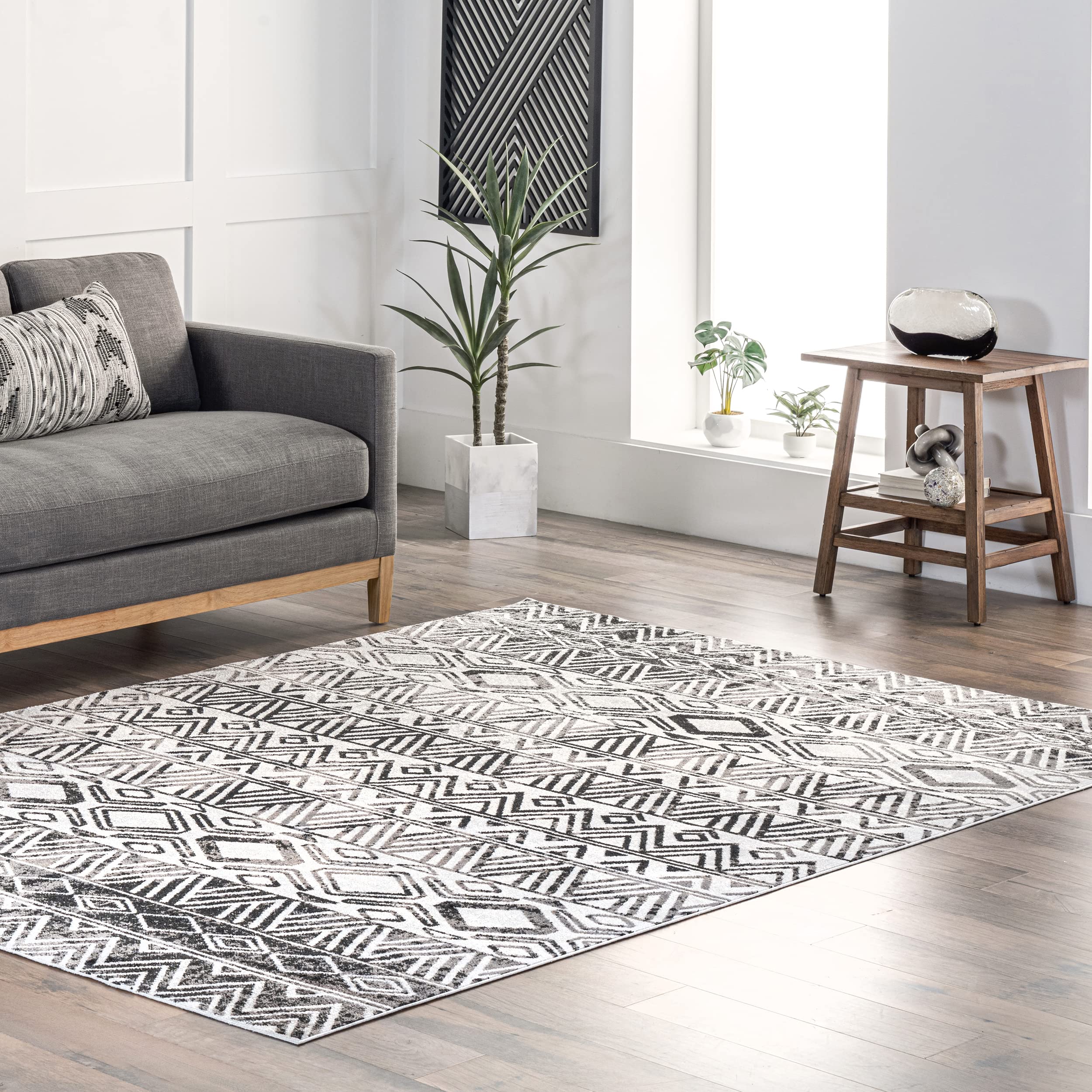 nuLOOM Lucci Machine Washable Aztec Area Rug 8' x 10' Grey - Soft Non-Slip Boho Rug for Living Room, Bedroom, Dorm & Office Decor