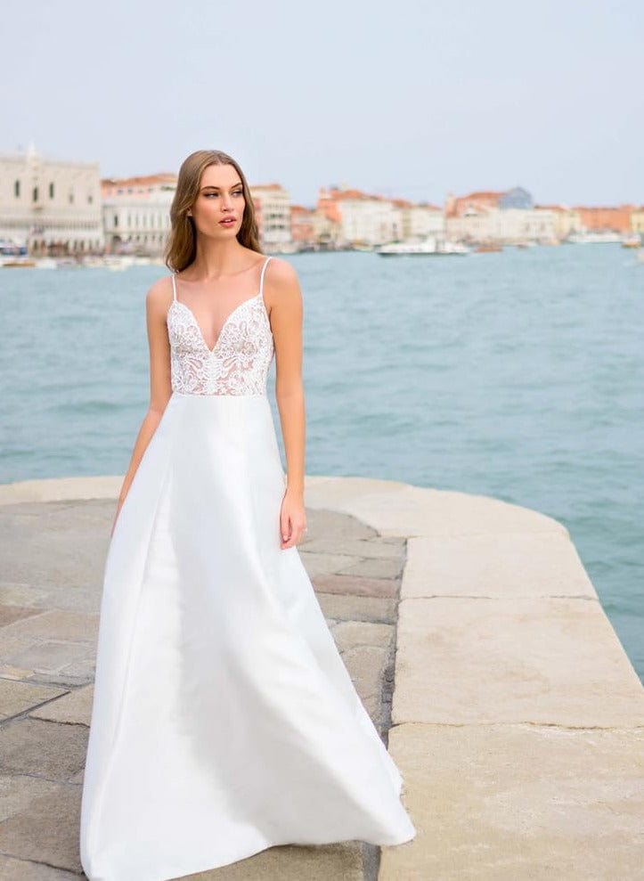 Monique Lhuillier BL20214 Wedding Dress Size 12 - Elegant Bridal Gown for Church Ceremony & Reception