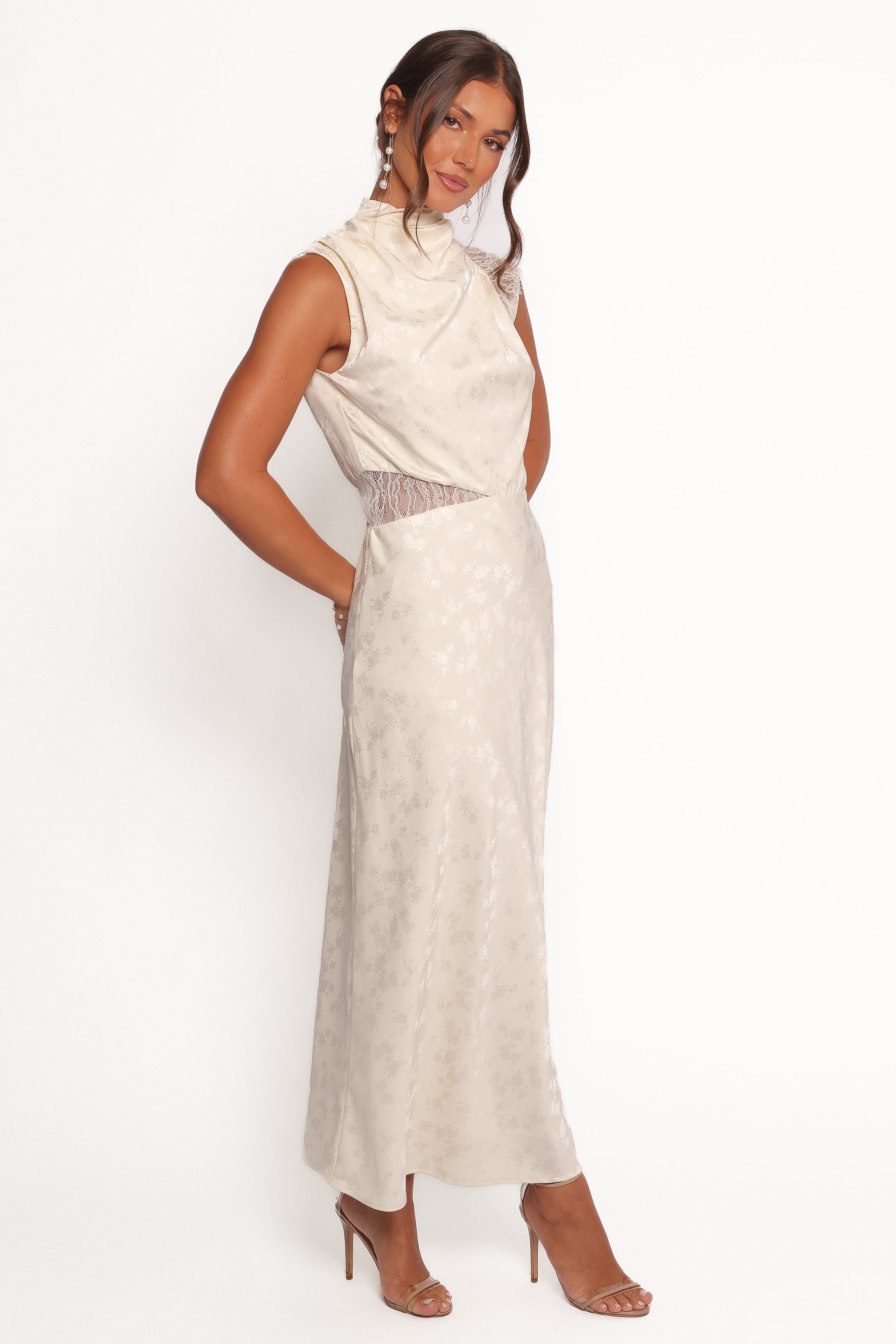 Anabelle Women's Halter Neck Lace Maxi Dress - Elegant White Summer Wedding Guest Dress for Beach Parties & Formal Occasions