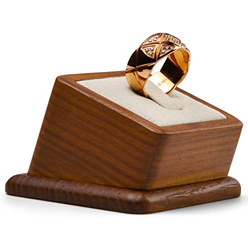 Creamy-white Ring Holder