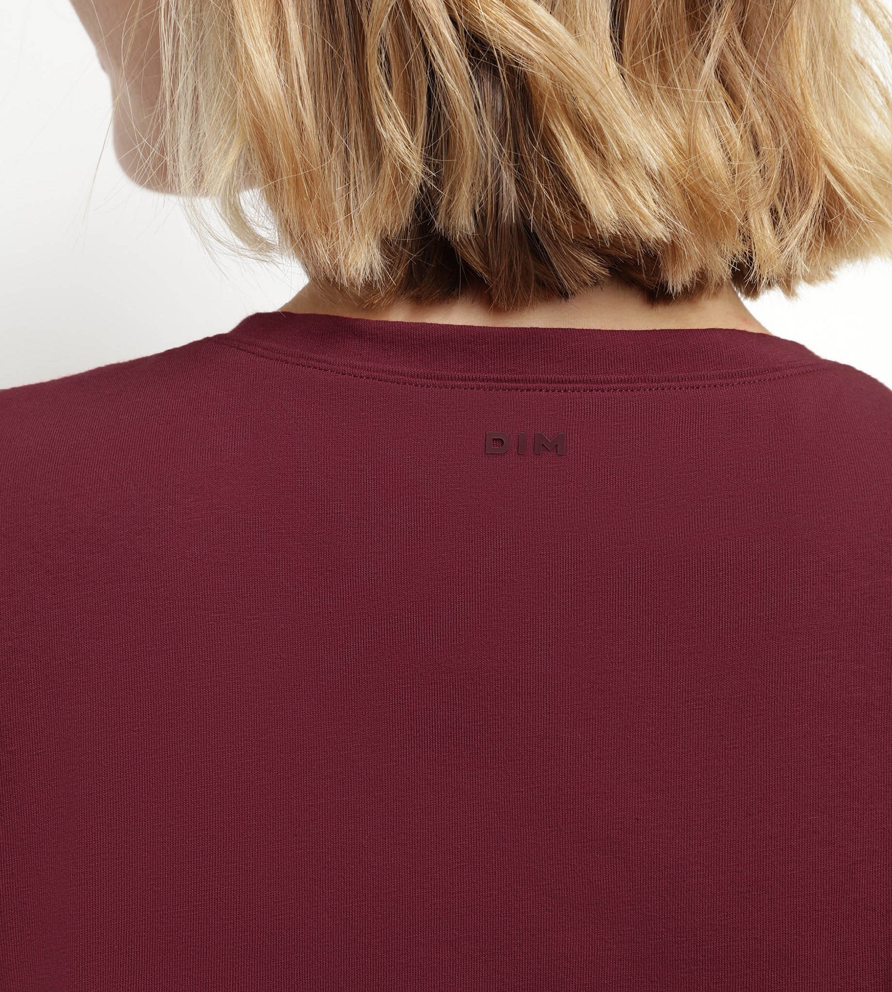 Women's Thermoregulating Sport T-Shirt - Breathable Bordeaux Jersey for Running & Workouts | Activewear for Gym & Outdoor Fitness