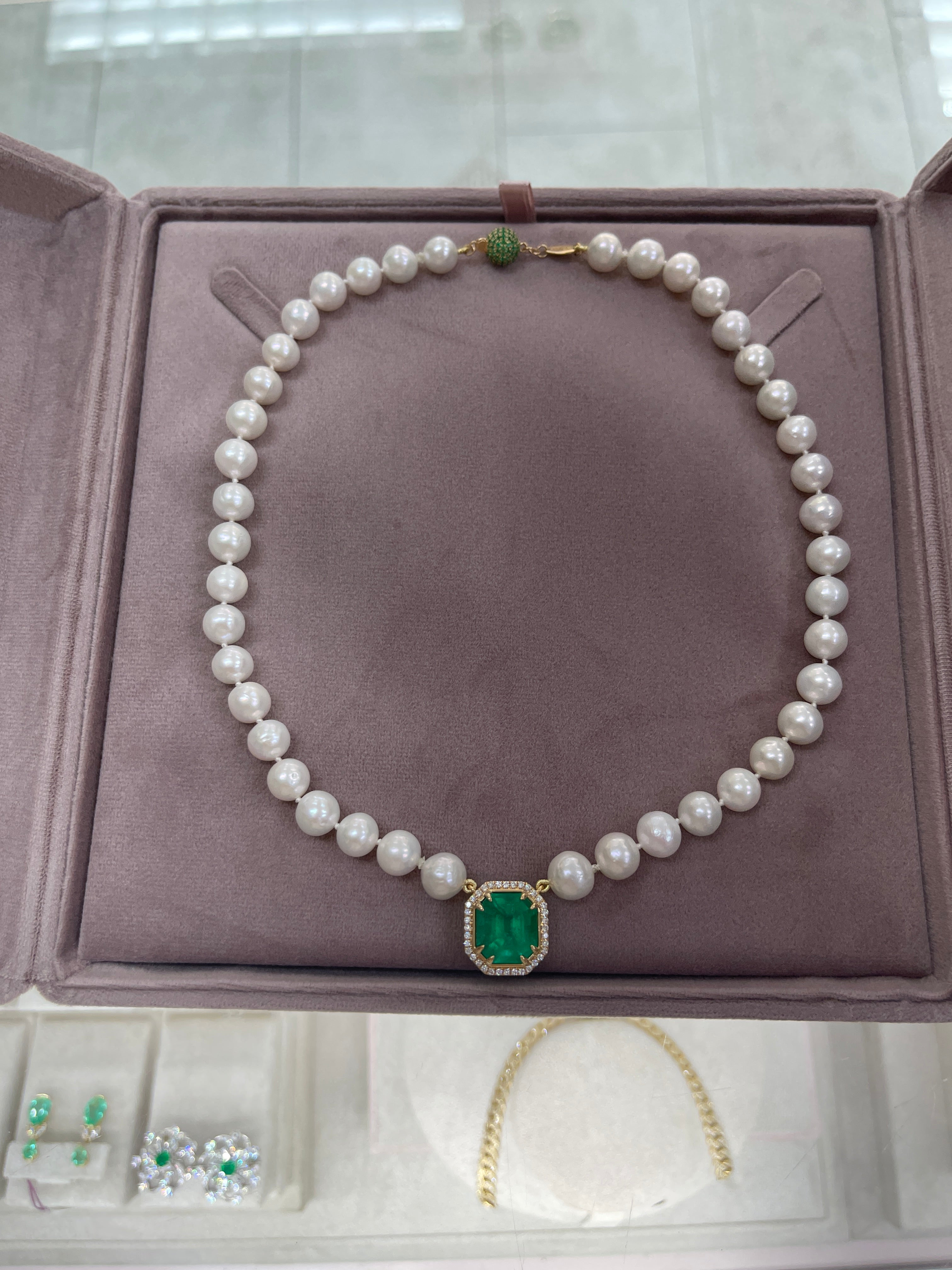 7.82 Carat Colombian Emerald & Diamond Halo Akoya Pearl 18K White Gold Necklace - Elegant Jewelry for Weddings, Anniversaries & Special Occasions