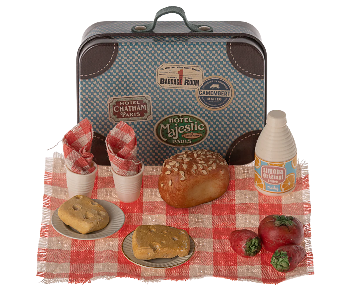 Premium Picnic Set with Maileg Mouse - Portable Outdoor Dining Essentials for Kids & Adults - Perfect for Park, Beach, Camping & Family Gatherings
