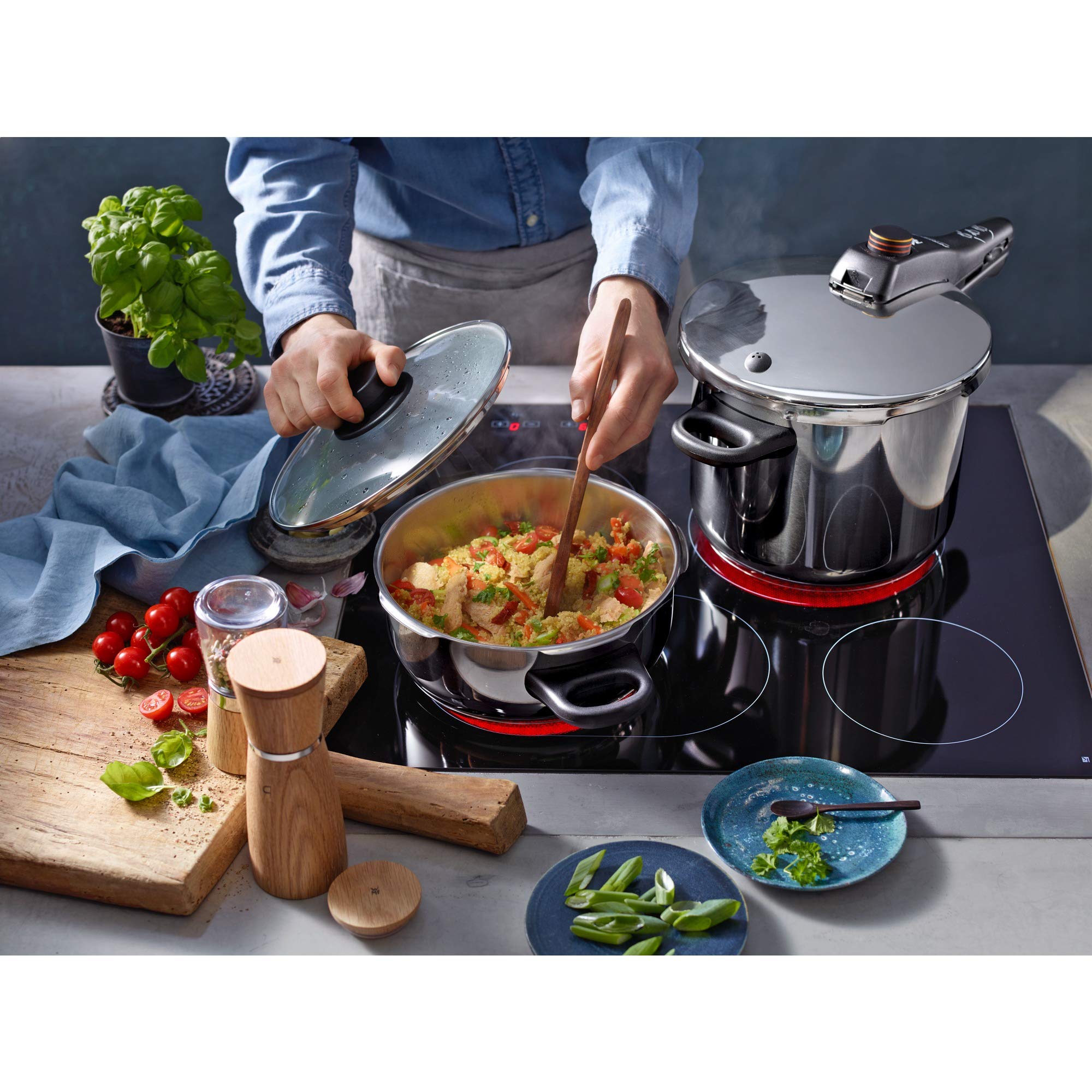 WMF 792639590 Cromargan Perfect 6.5L Silver Pressure Cooker (22cm) - Fast & Safe Cooking for Soups, Stews & Meal Prep