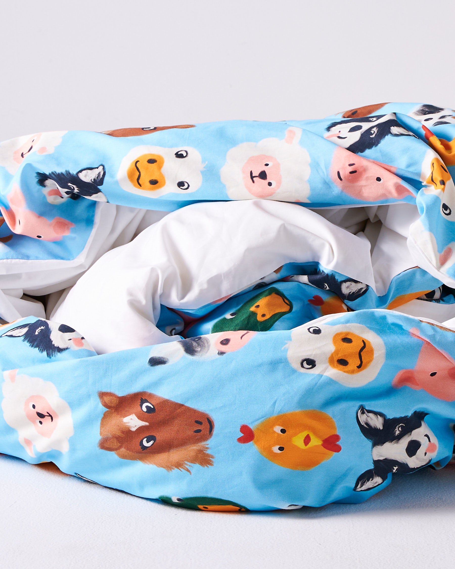Farm Friends Organic Cotton Quilt Cover Set - Breathable & Hypoallergenic Bedding for All Seasons | Perfect for Master Bedroom, Guest Room & Dorm Decor (Queen Size, USA)