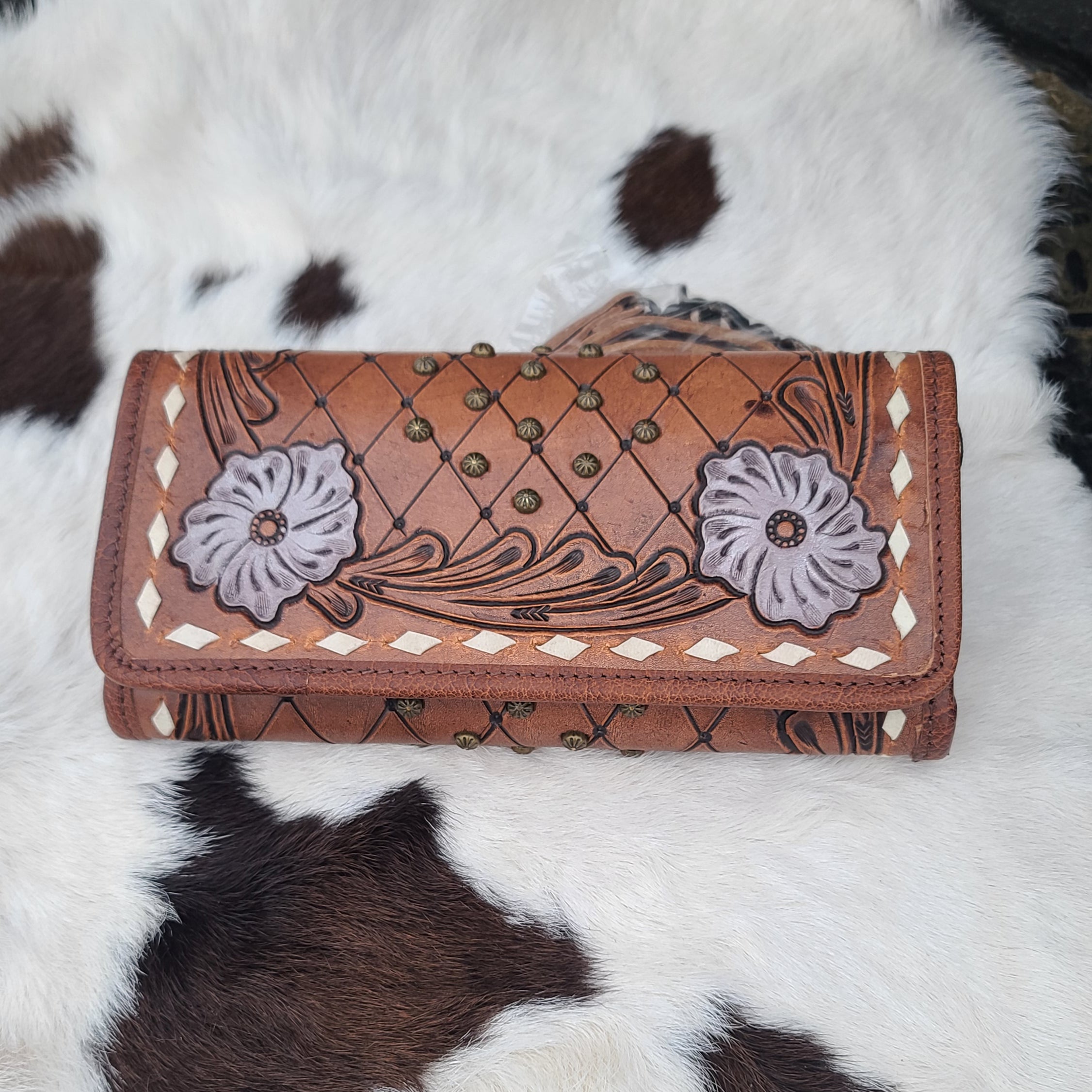 American Darling Genuine Leather Tooled Clutch Wallet - Western Style Crossbody Purse for Women | Perfect for Country Concerts, Rodeo Events & Boho Fashion Accessories