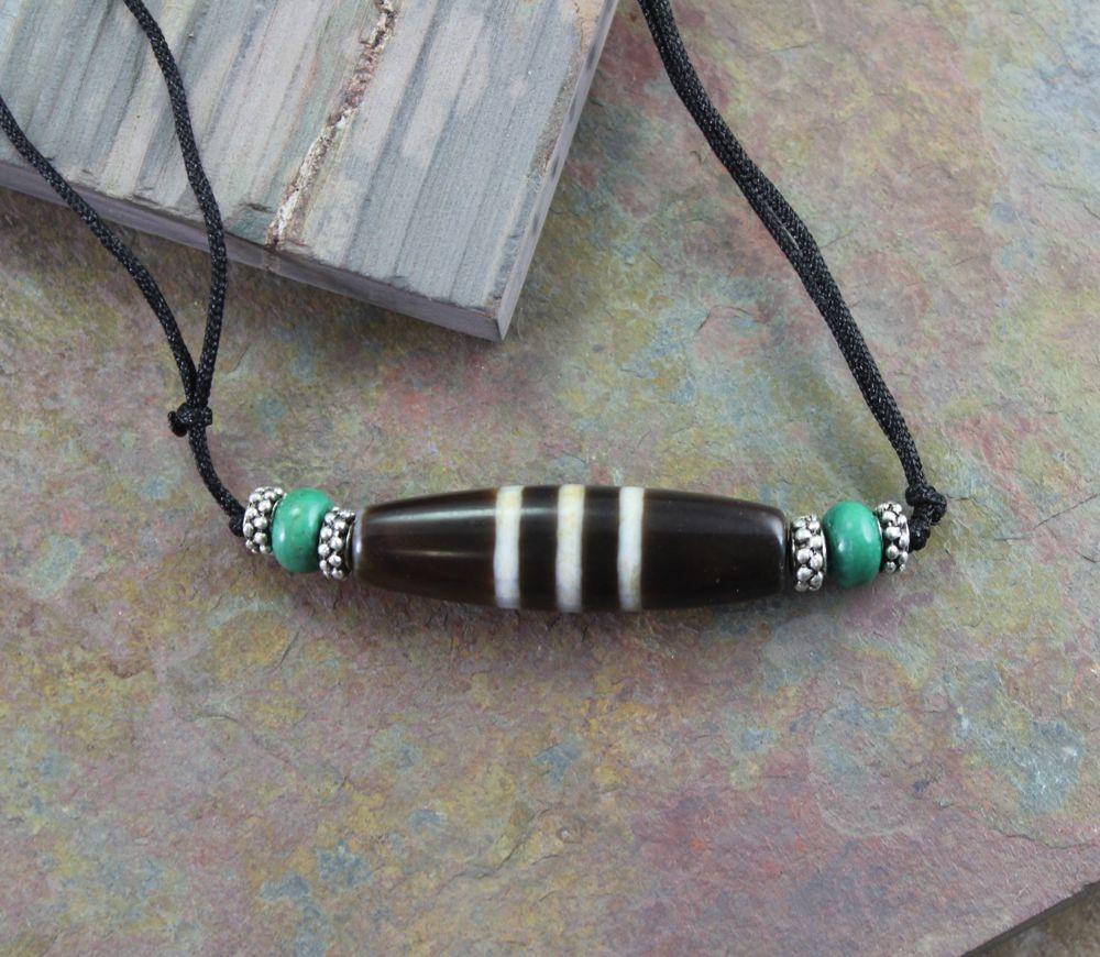 Natural Agate Dzi Bead Necklace for Women - Tibetan Buddhist Protection Amulet & Spiritual Jewelry - Perfect for Meditation, Yoga, and Boho Fashion Accessories