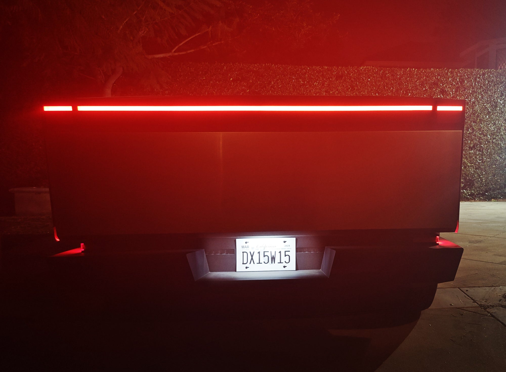 18 SMD Ultra Bright Xenon White LED License Plate Light for Tesla Cybertruck - Waterproof, Easy Installation, Enhanced Night Visibility for Safe Driving