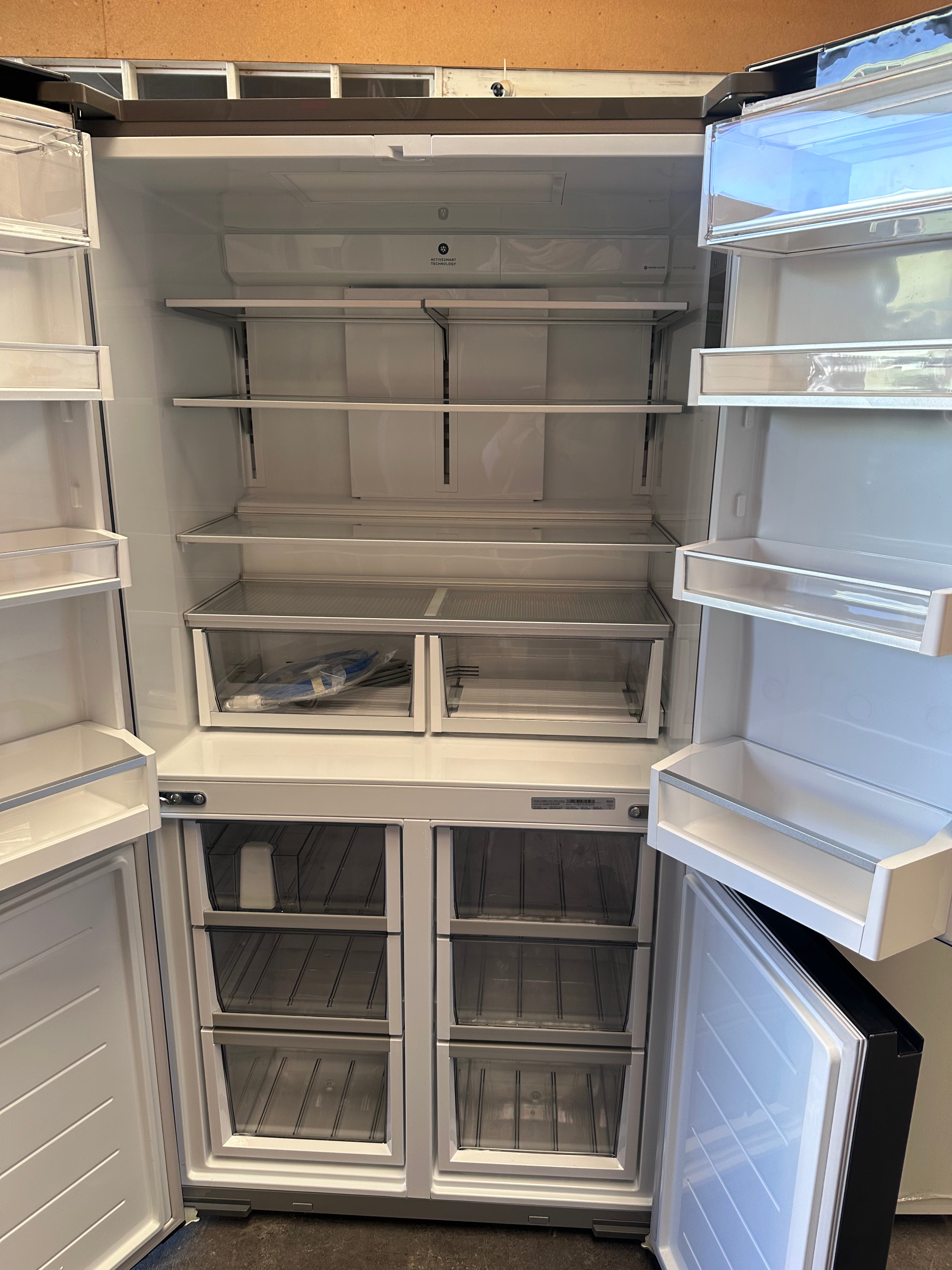 Fisher & Paykel RF605QNUVB1 538L Black Stainless Steel French Door Refrigerator - Factory Second | Perfect for Modern Kitchens & Open-Plan Living Spaces