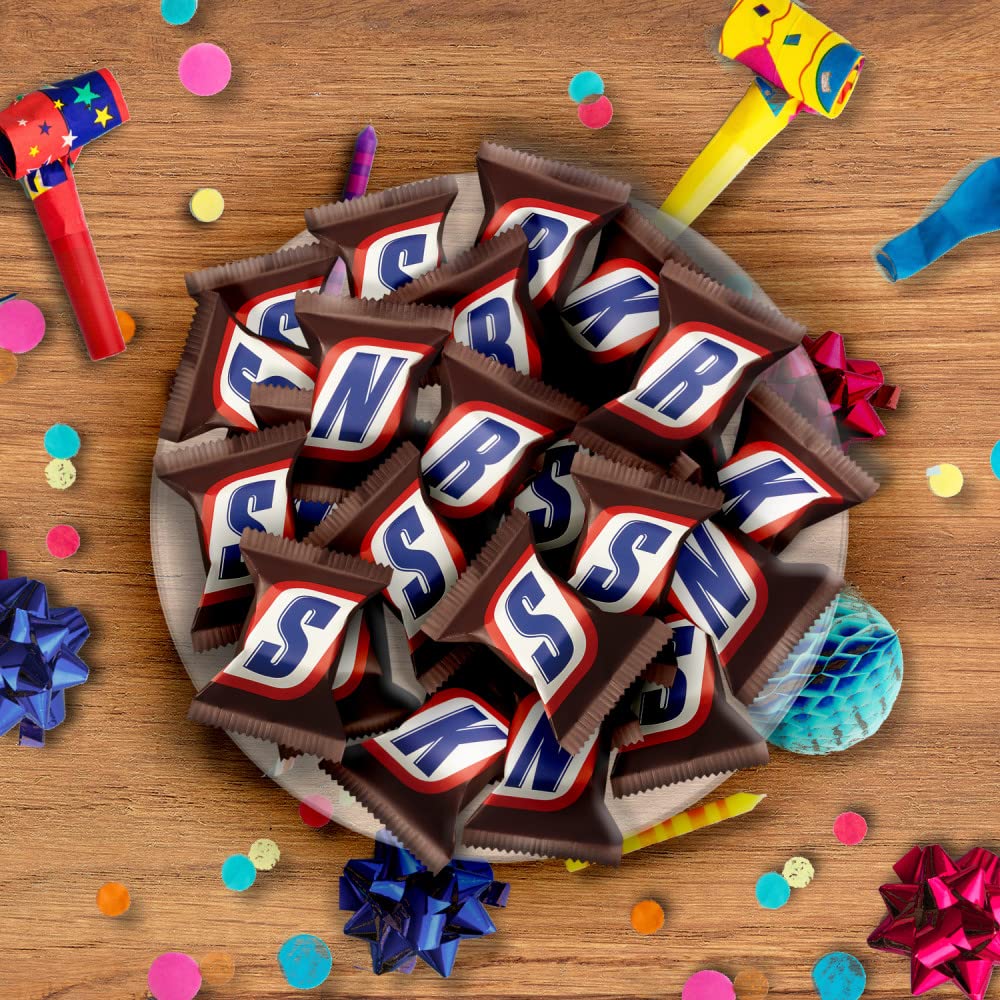 SNICKERS Minis Size Milk Chocolate Candy Bars Bulk Pack - 20 Pound Box (360 Count) | Individually Wrapped, Party Favors, Halloween Treats, Office Snacks & Fundraisers