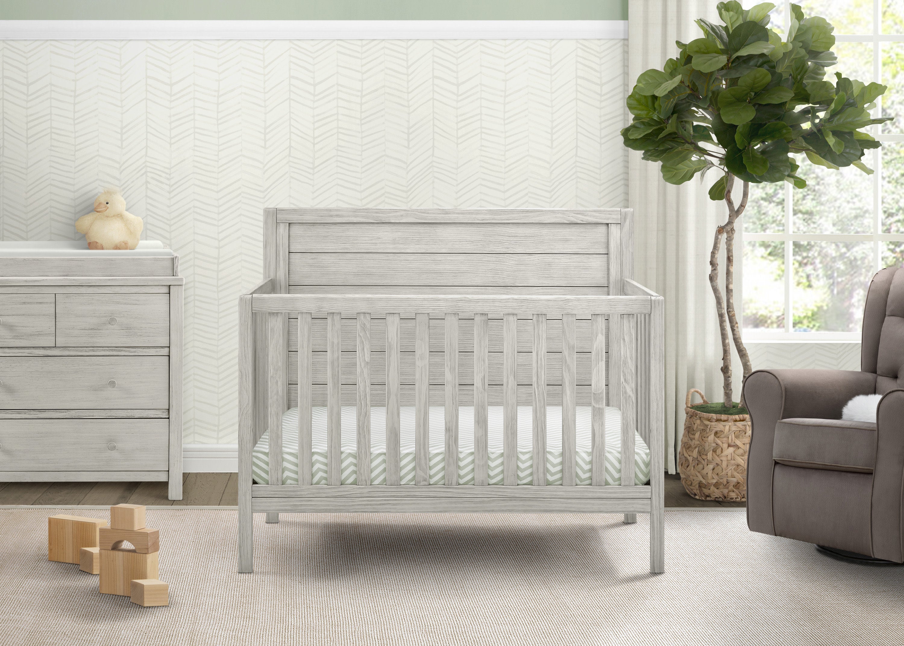 Cambridge 4-in-1 Convertible Baby Crib - Toddler Bed & Daybed with Mattress - Nursery Furniture for Boys & Girls - Perfect for Bedrooms, Daycare & Guest Rooms