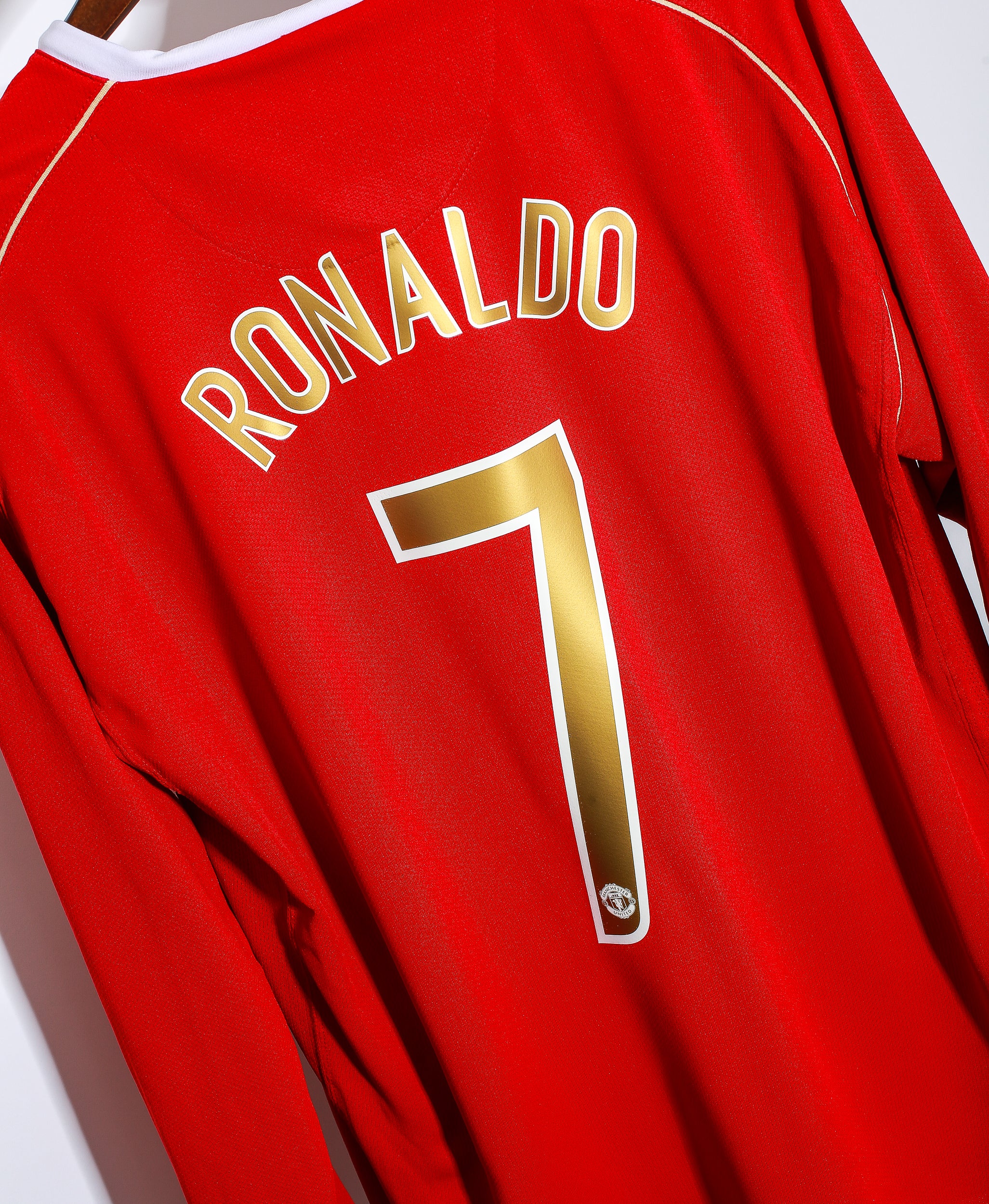 2006-2007 Manchester United Home Long Sleeve Jersey #7 Cristiano Ronaldo XL - Authentic Football Shirt for Fans, Collectors & Sports Enthusiasts - Perfect for Match Days, Gifts & Memorabilia Display