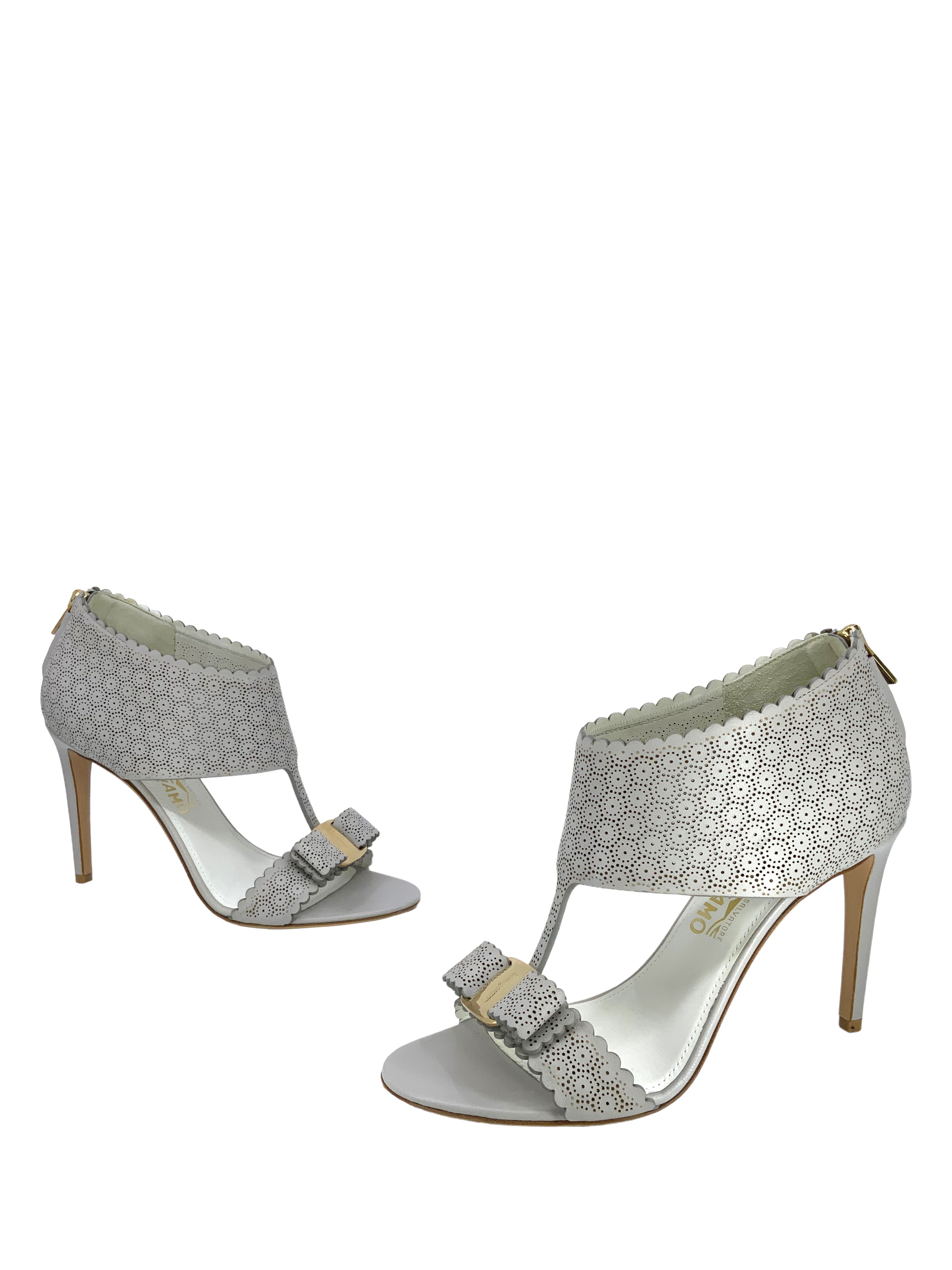 Salvatore Ferragamo Vara Bow Leather Sandals Women Size 7.5 - Elegant Dress Shoes for Weddings, Parties & Office Wear