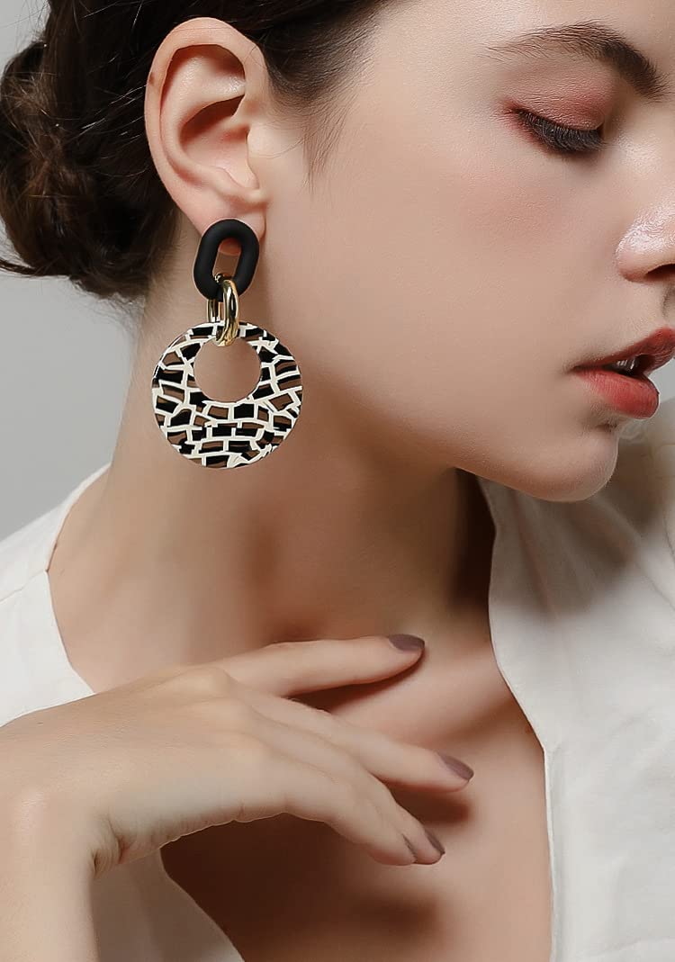 Stylish Acrylic Geometric Drop Earrings for Women - Black & White Chunky Paperclip Chain Link Dangle Earrings - Trendy Statement Jewelry Gift for Parties, Work & Everyday Wear
