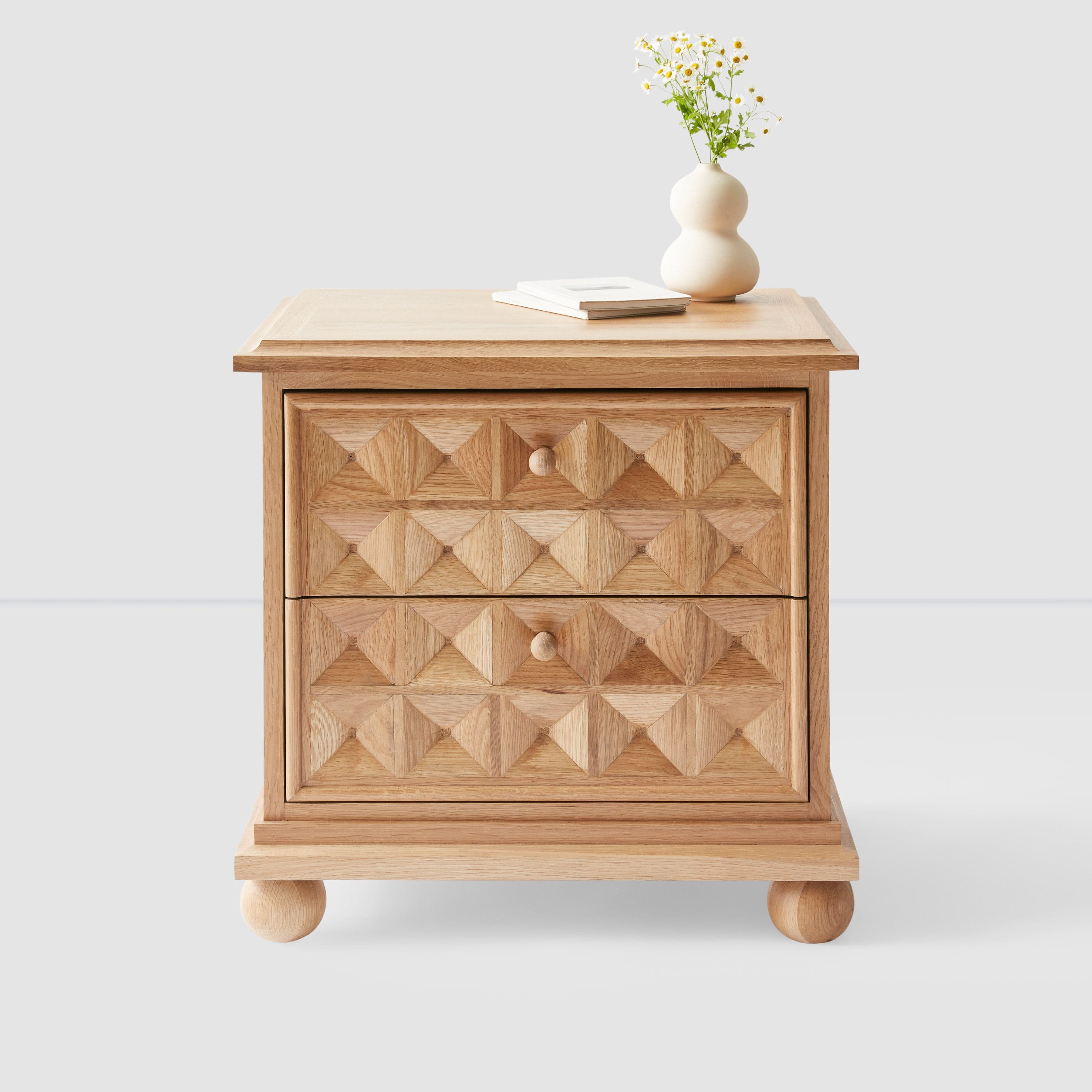 Modern Nightstand with USB Ports - Stylish Bedside Table for Bedroom, Living Room, or Office - Perfect for Charging Devices and Storage