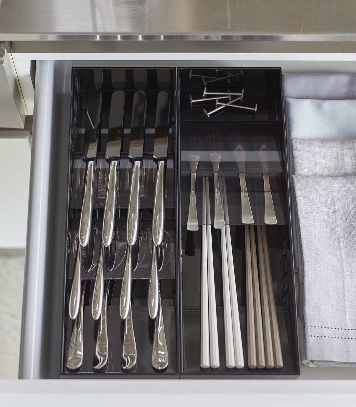 Compact Cutlery Organizer - Kitchen Utensil Holder for Drawer Storage - Perfect for Organizing Spoons, Forks, and Knives in Home or Restaurant Use