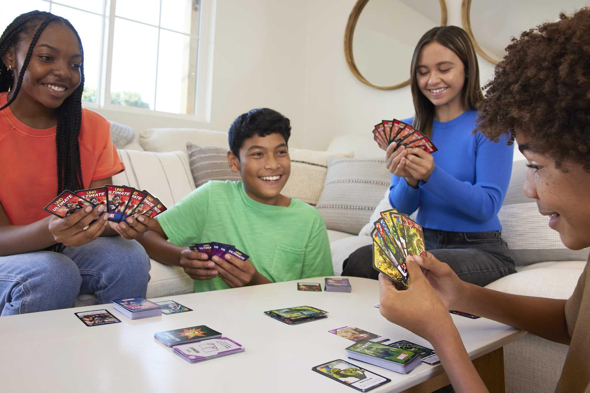 UNO Ultimate Marvel Card Game - German Version for Family Fun