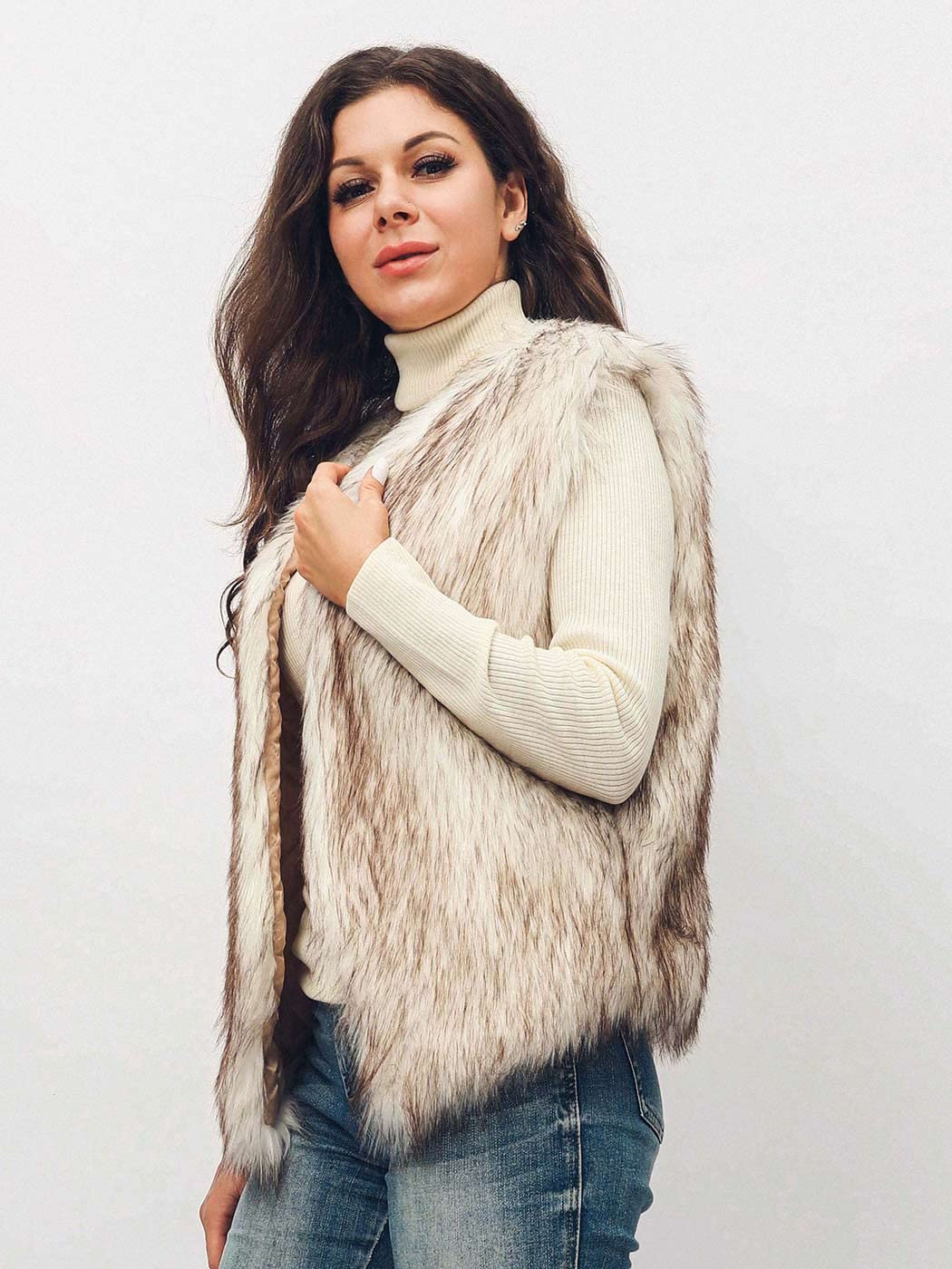 Aukmla Women's Faux Fur Vest - Short Sleeveless Coat Jacket for Winter, Warm Waistcoat Outwear for Spring, Autumn & Winter | Cozy Layering for Office, Date Night & Outdoor Activities