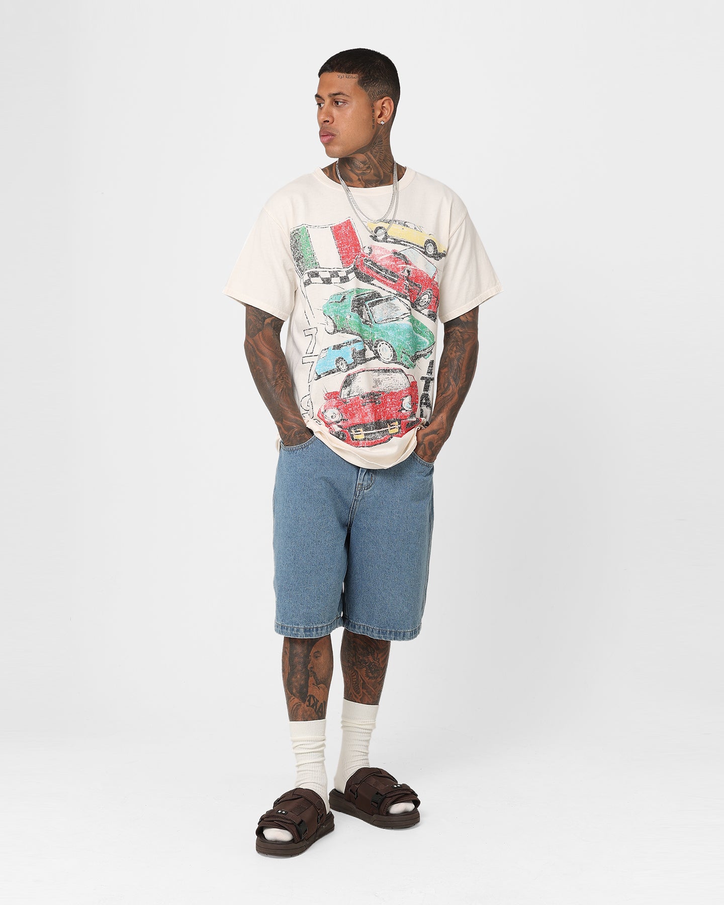 Vintage American Thrift Bella Macchine T-Shirt - Off White Retro Style for Men & Women - Perfect for Casual Wear, Outfits, and Vintage Fashion Lovers
