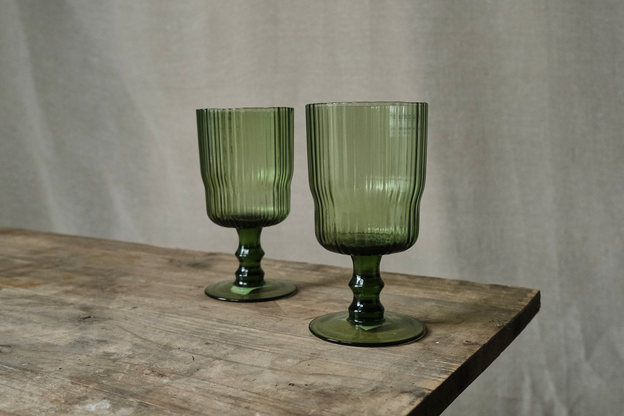Elegant Green Ribbed Wine Glass Set - 12 oz Stemware for Red & White Wine, Perfect for Dinner Parties, Weddings & Home Decor