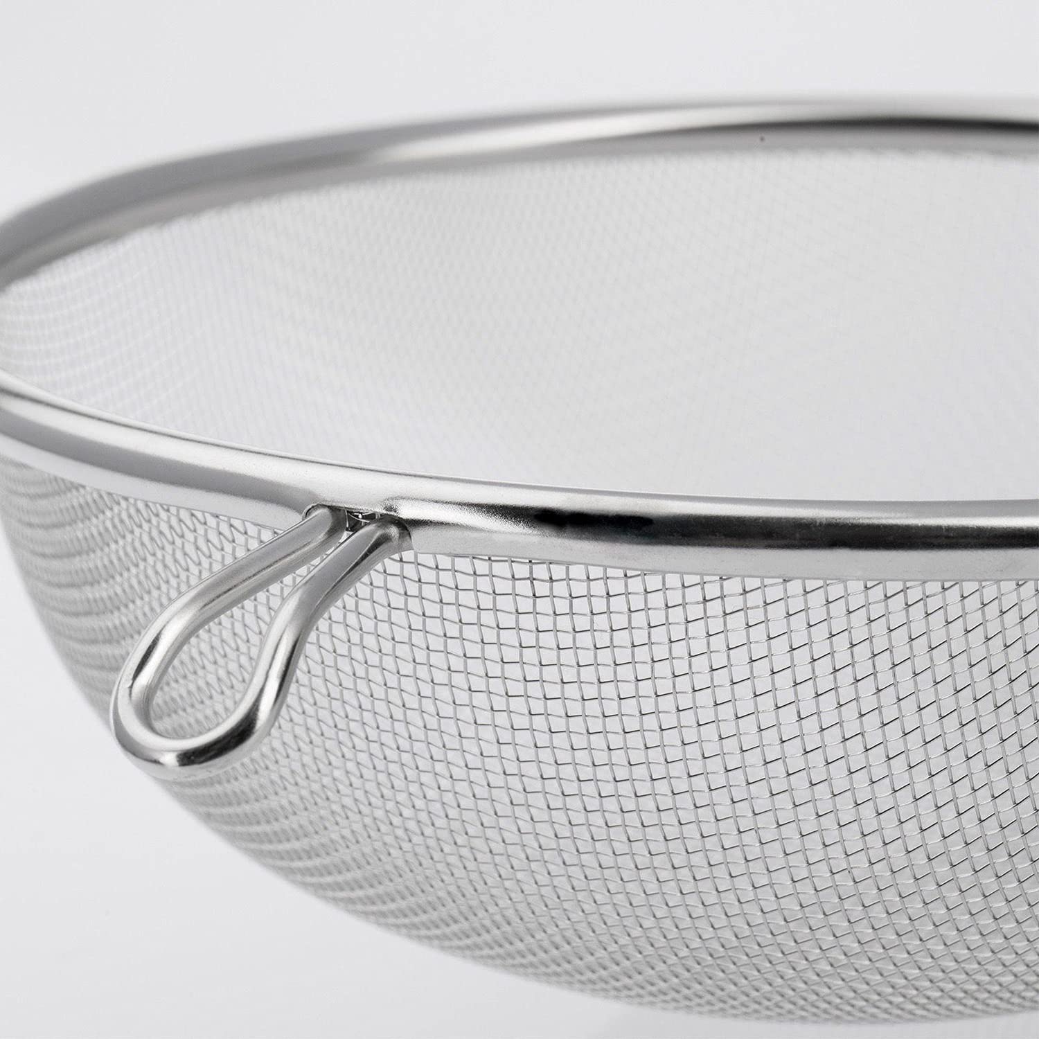 Westmark 12842270 Traditional 7-Inch Stainless Steel Kitchen Strainer - Perfect for Draining Pasta, Vegetables, and Fruits