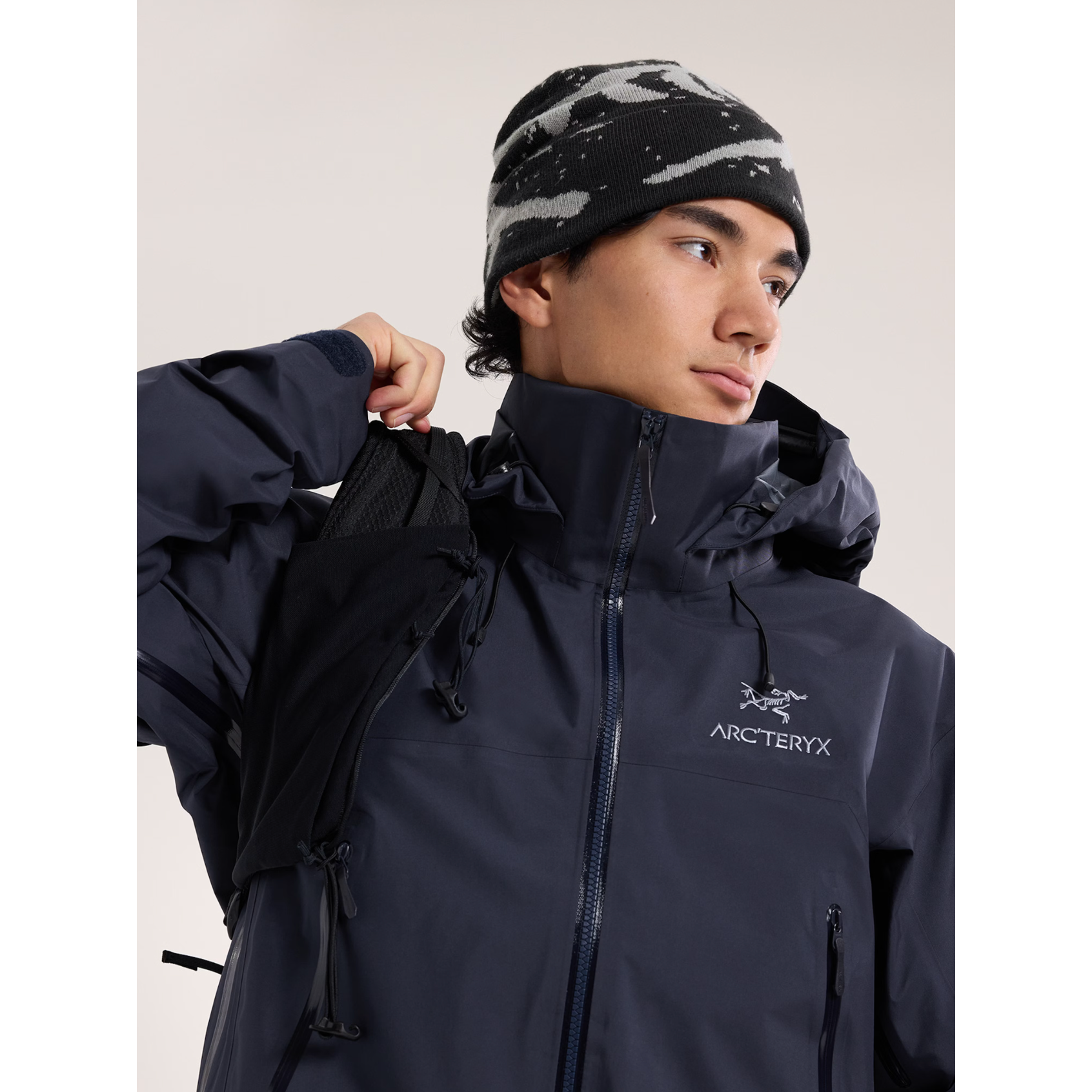 Arc'teryx Grotto Toque - Warm Winter Beanie Hat for Men & Women - Lightweight Fleece Liner, Windproof & Breathable - Perfect for Skiing, Hiking & Outdoor Activities