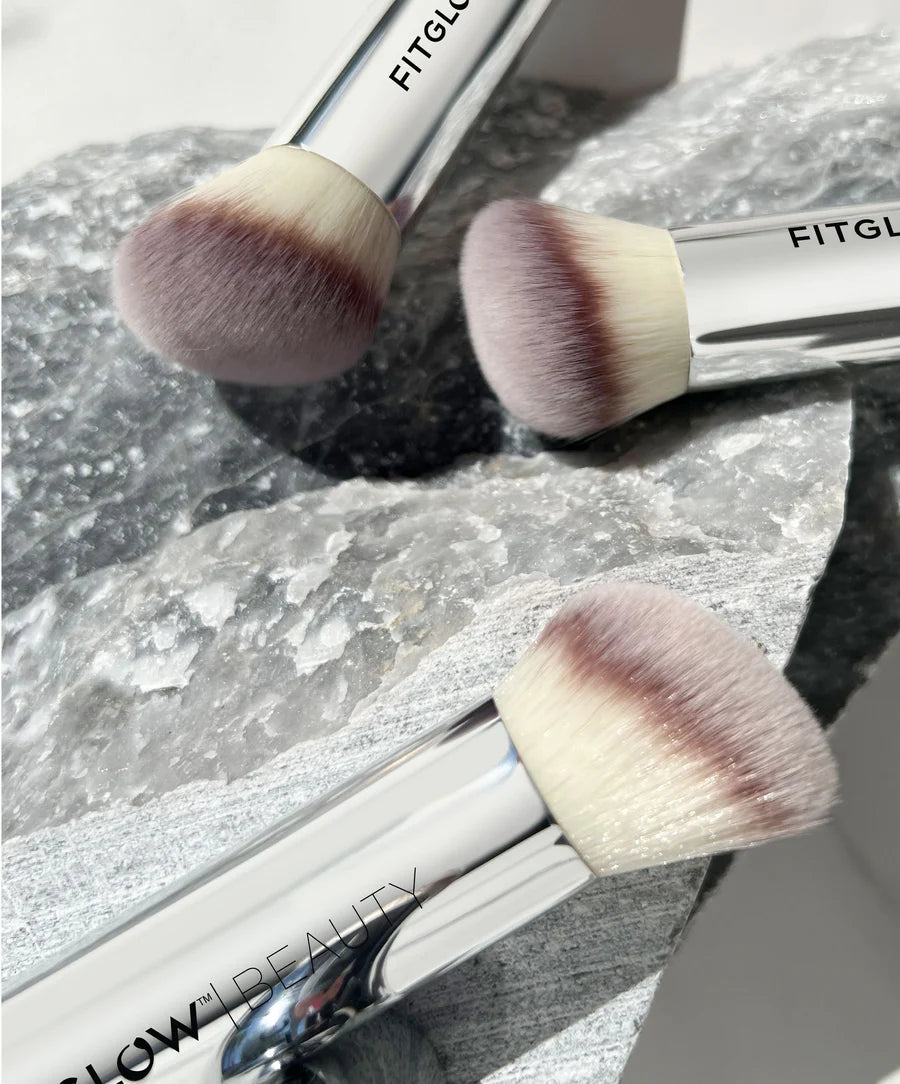 Flawless Finish Foundation Brush - Professional Makeup Brush for Liquid & Powder Foundation - Perfect for Everyday Makeup & Airbrush-Like Finish