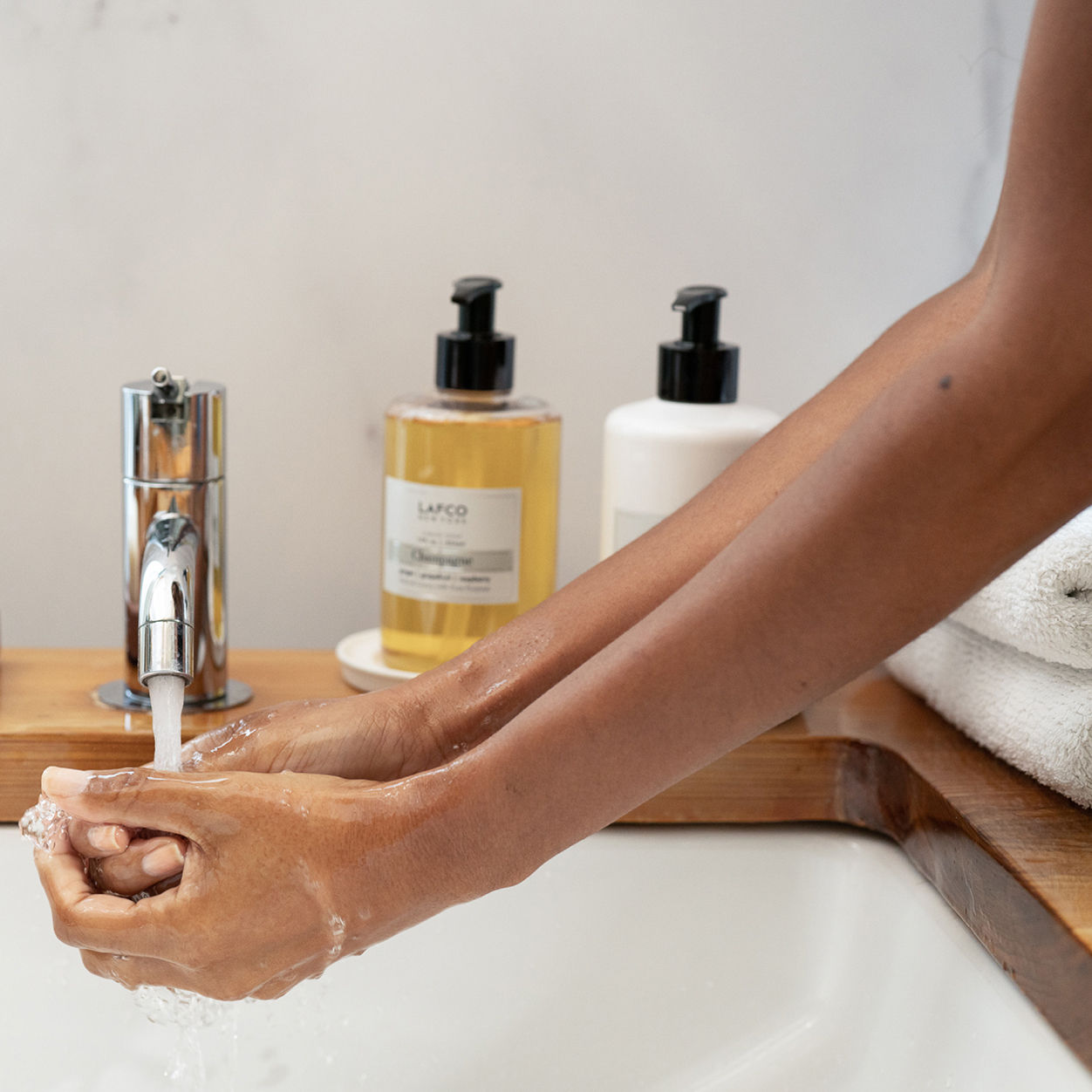 Luxury Champagne Scented Liquid Hand Soap - Moisturizing & Gentle for Daily Use - Perfect for Bathroom, Kitchen, and Guest Washrooms