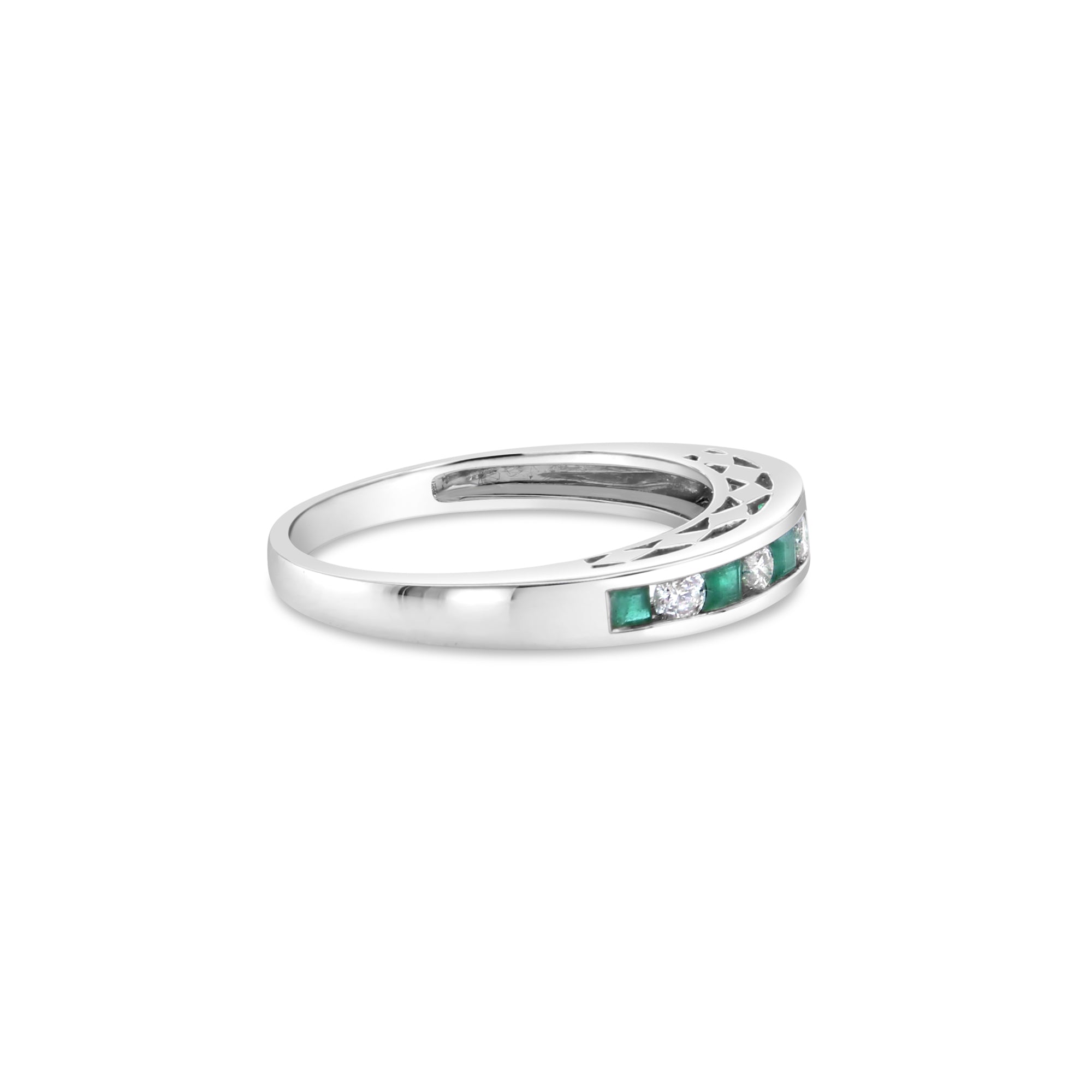 14k White Gold Emerald & Diamond Wedding Band for Women – Elegant Bridal Ring for Engagement, Anniversary, and Special Occasions