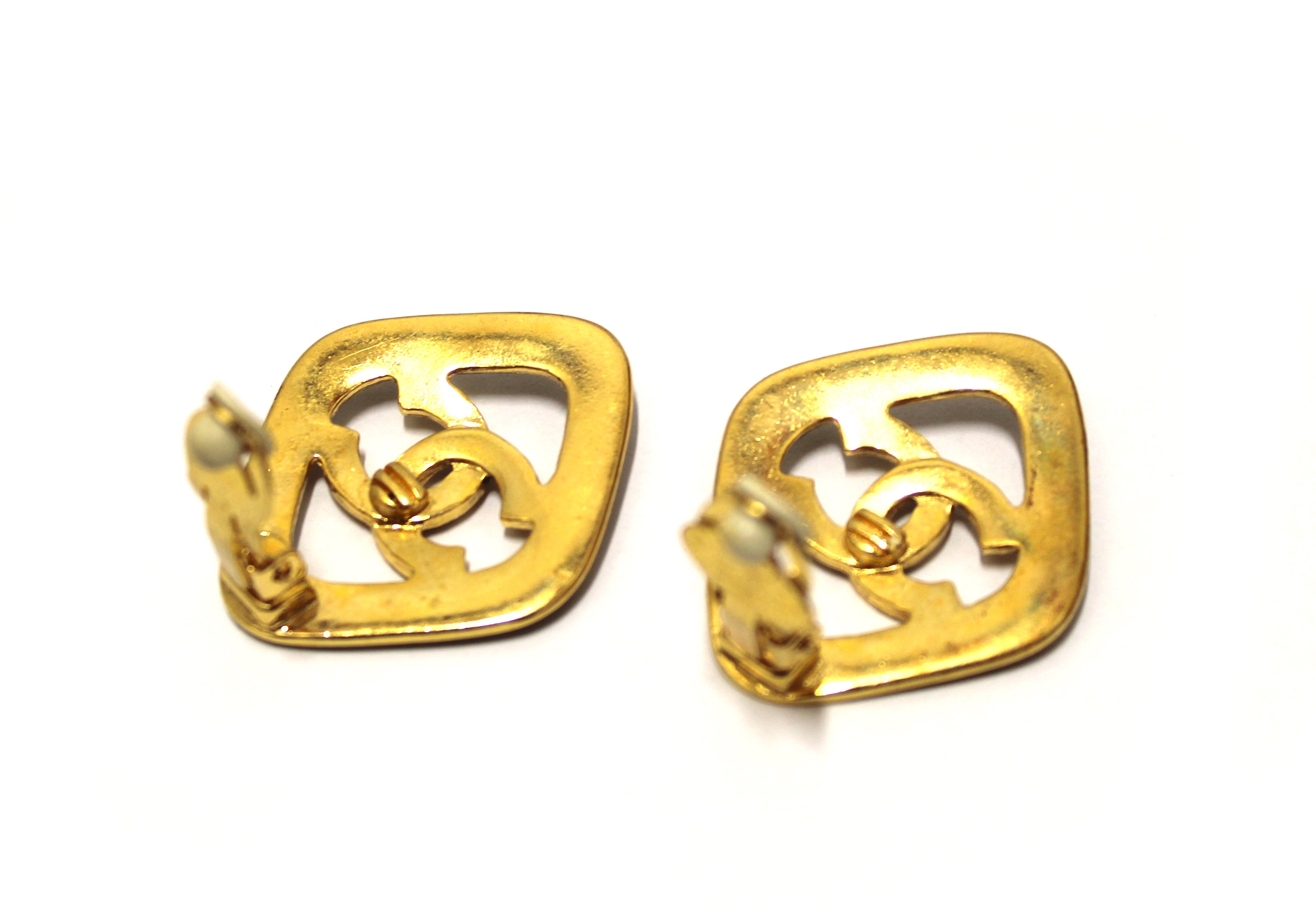 Authentic Vintage Chanel Gold Plated Black Enamel CC Diamond Clip-On Earrings - Luxury Fashion Jewelry for Parties, Weddings & Special Occasions