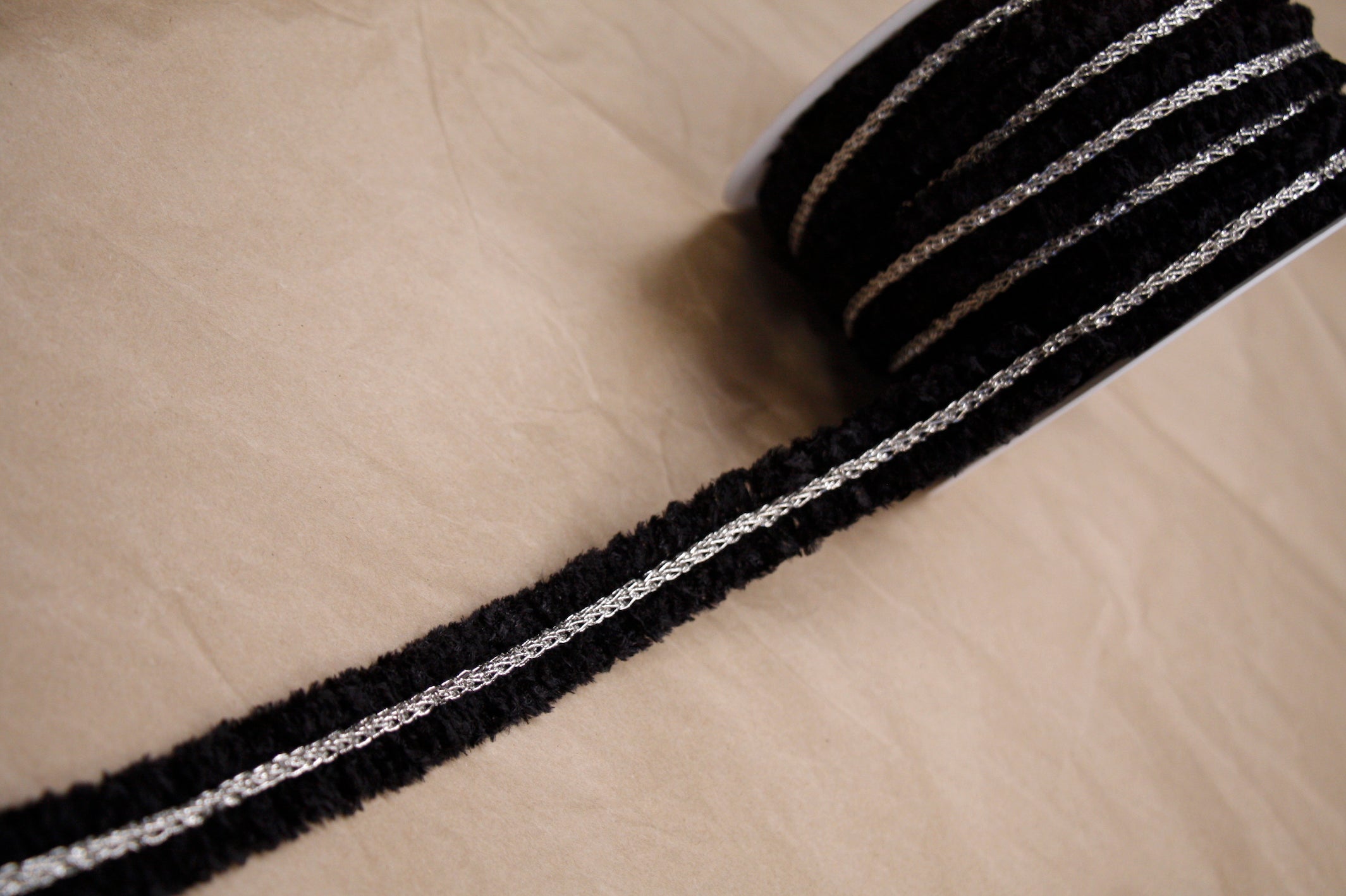 Black & Silver Chain Braid Trim for Jewelry Making, DIY Crafts, and Fashion Accessories - Perfect for Necklaces, Bracelets, and Clothing Embellishments