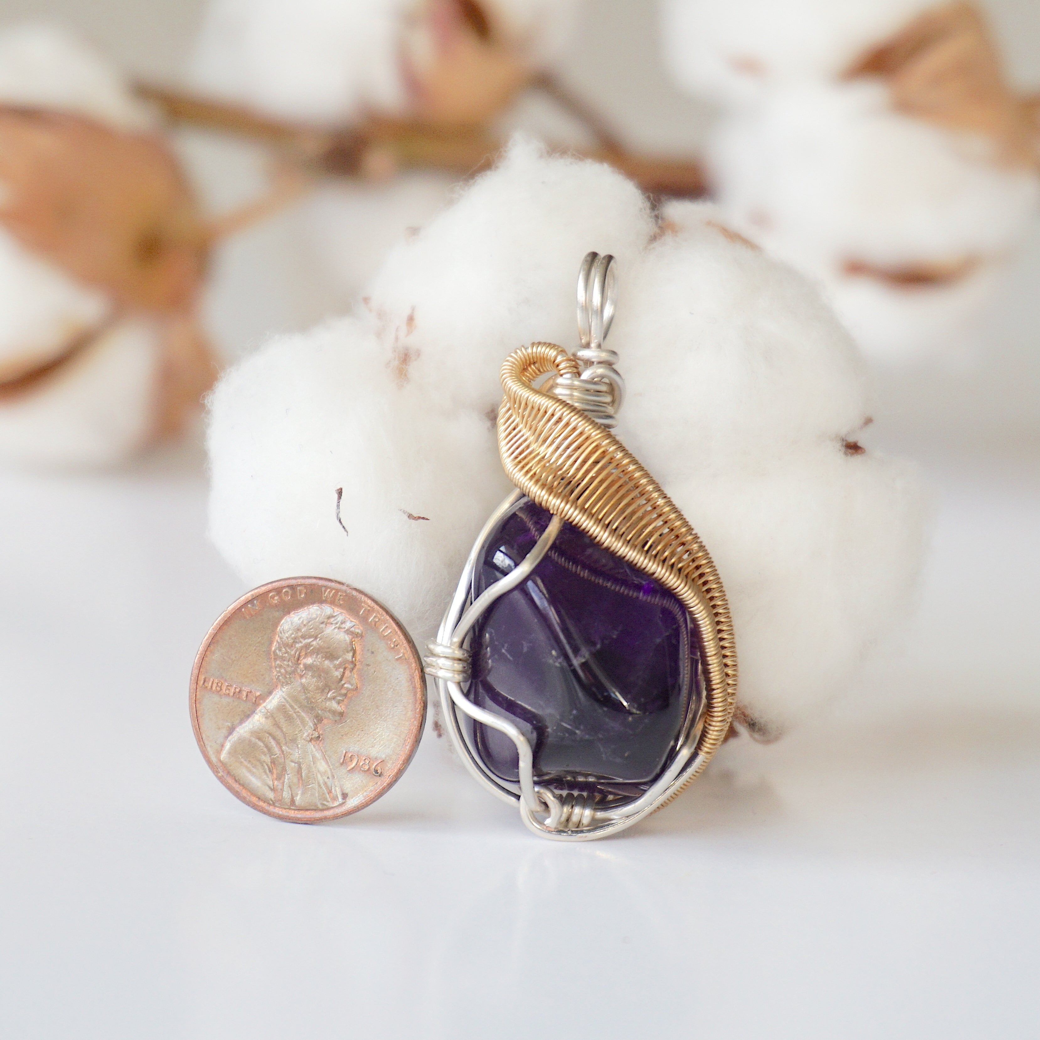 Natural Raw Amethyst Crystal Necklace for Women - Healing Stone Jewelry for Stress Relief & Positive Energy - Perfect for Meditation, Yoga & Spiritual Gifts