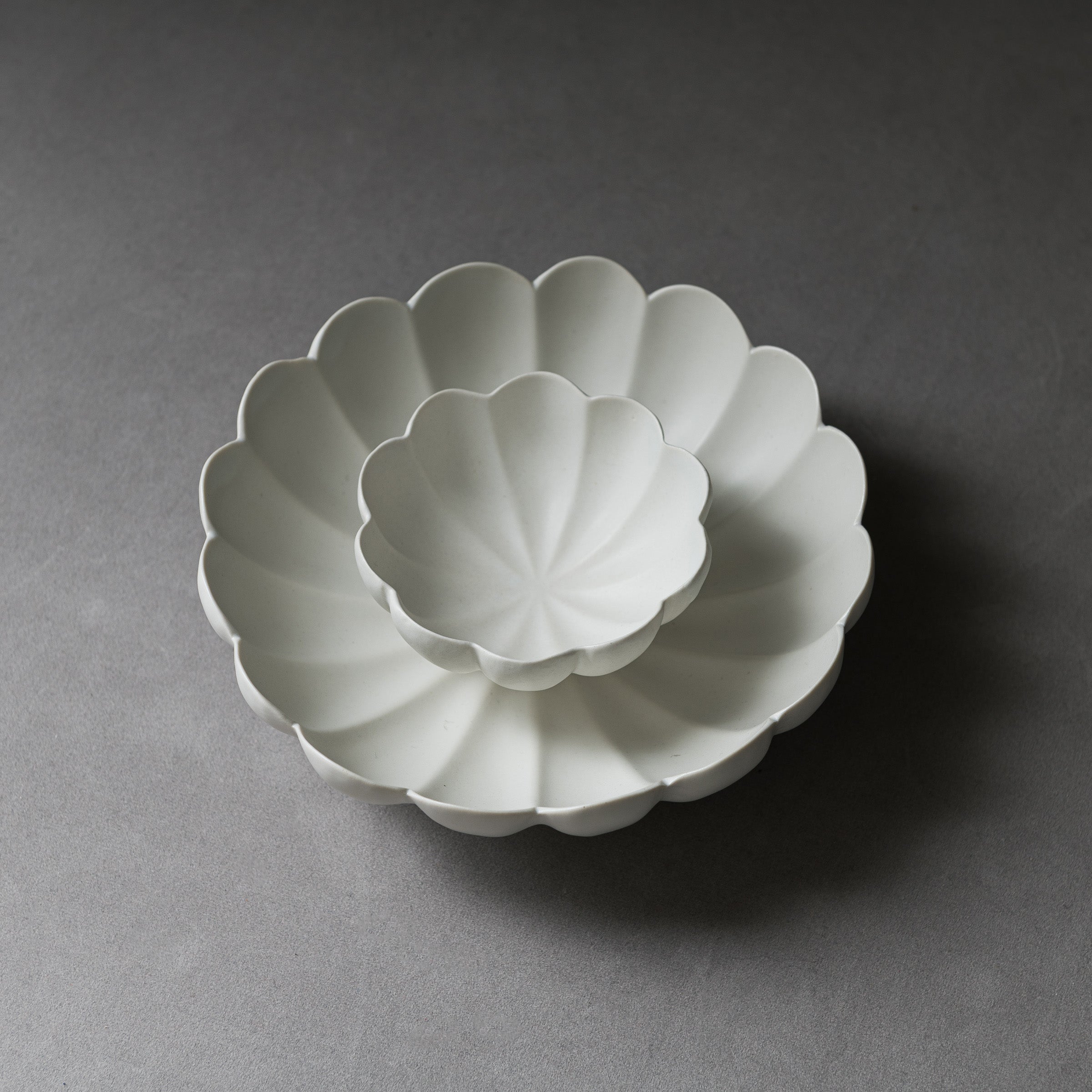 Handmade USUKIYAKI Rinka Bowl - Authentic Japanese Ceramic Dish in 2 Sizes - Perfect for Sushi, Ramen & Asian Cuisine Presentation