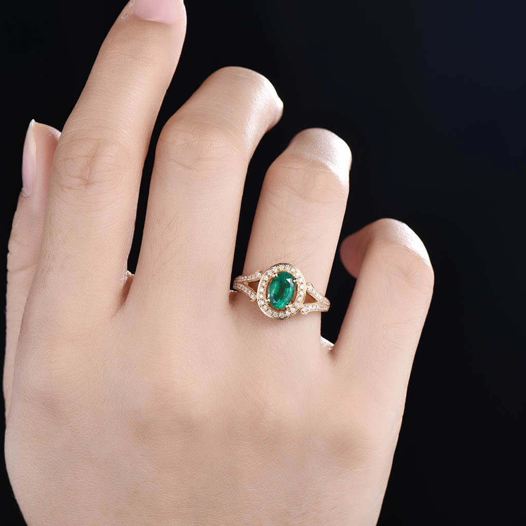 Exquisite Split Shank Natural Emerald & Diamond Halo Engagement Ring - Perfect for Proposals, Anniversaries & Special Occasions