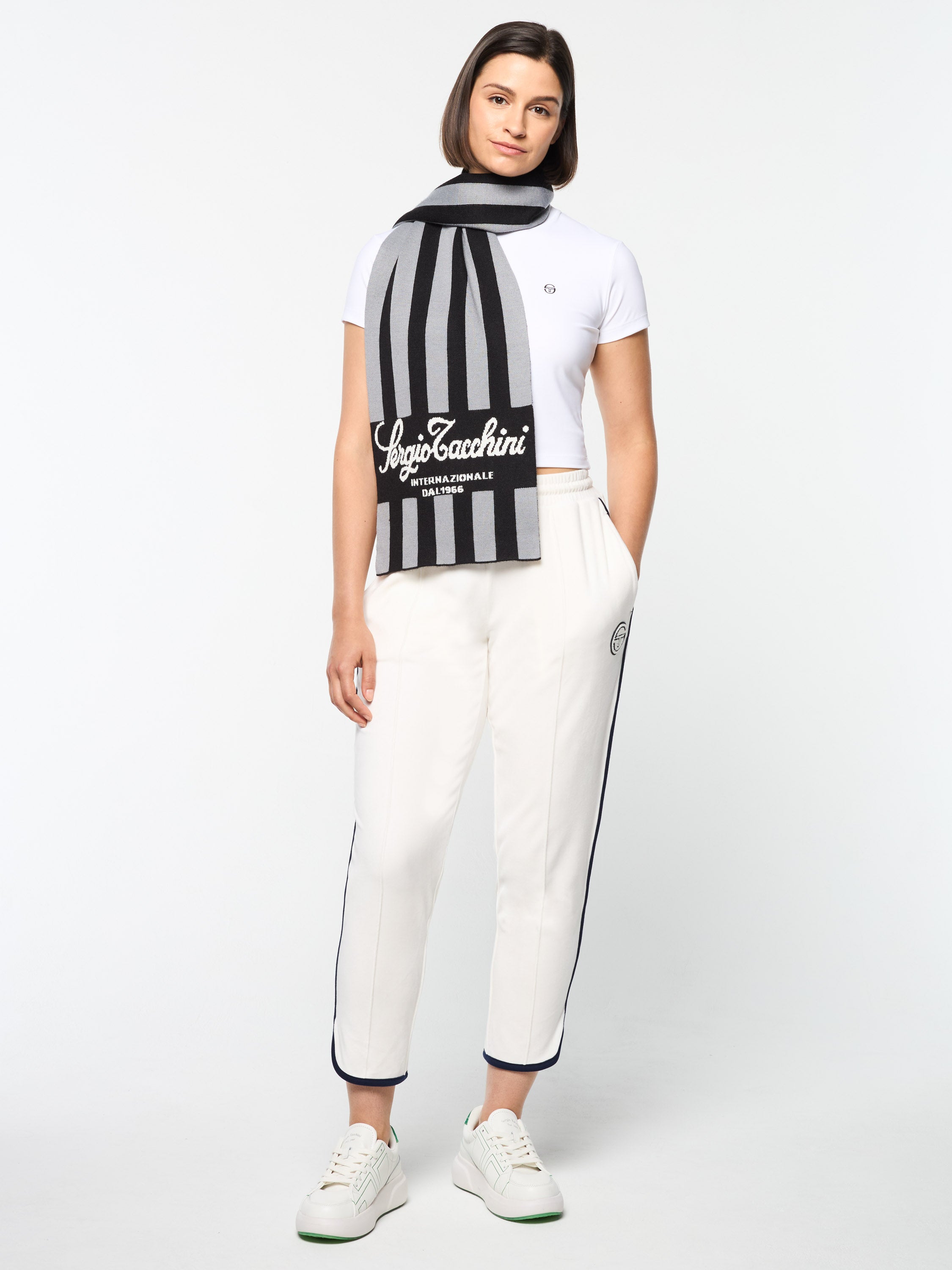 Gioco Jacquard Scarf - Black Beauty Luxury Woven Wrap for Women | Perfect for Winter Fashion, Office Elegance & Gift Giving