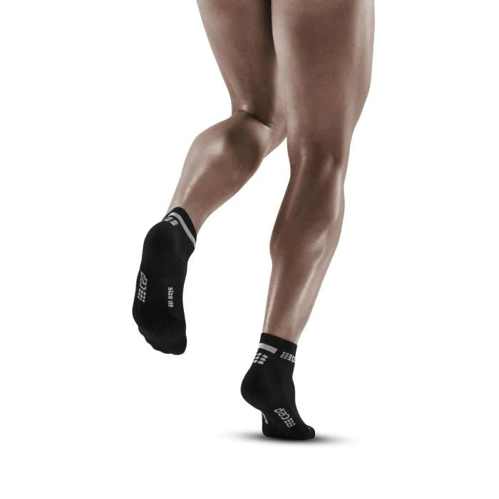 CEP Men's The Run Socks Low Cut V4 - Black Compression Socks for Running, Hiking & Travel - Lightweight Performance Socks for Athletes & Active Lifestyles